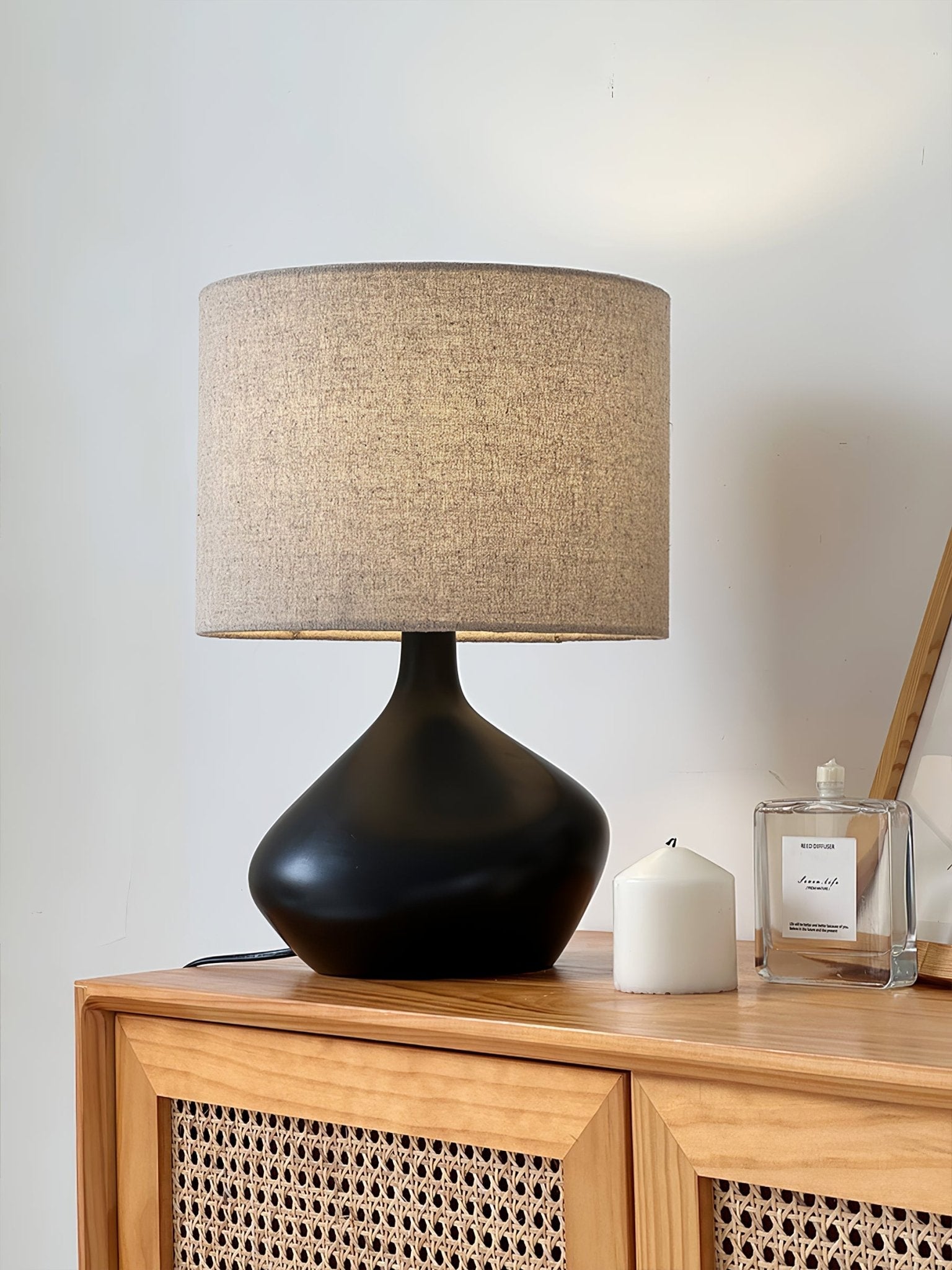 lumea-artisan-ceramic-table-lamp-anzaz-White & White-5