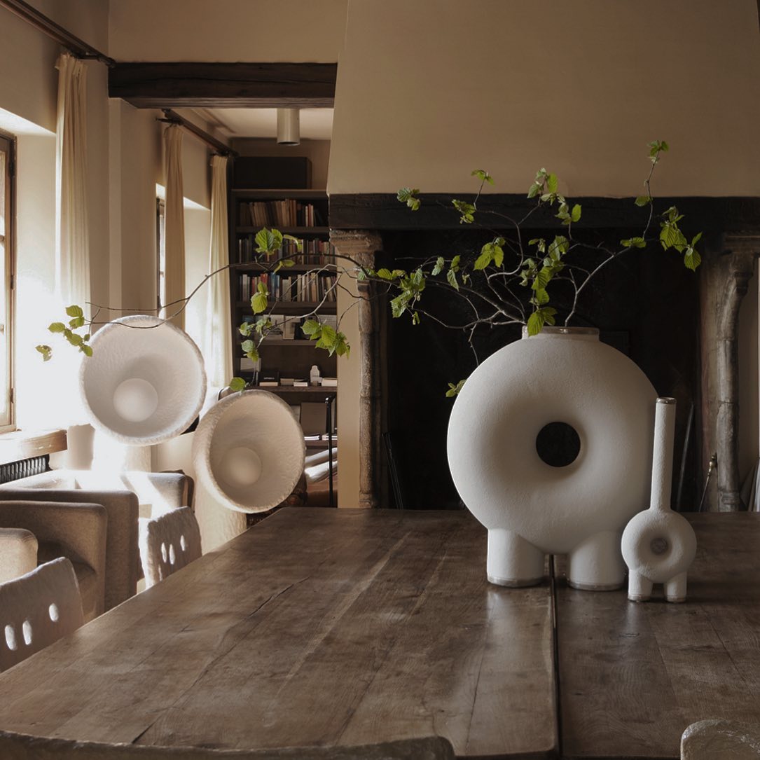 echo-sculptural-floor-lamp-anzaz-White-5