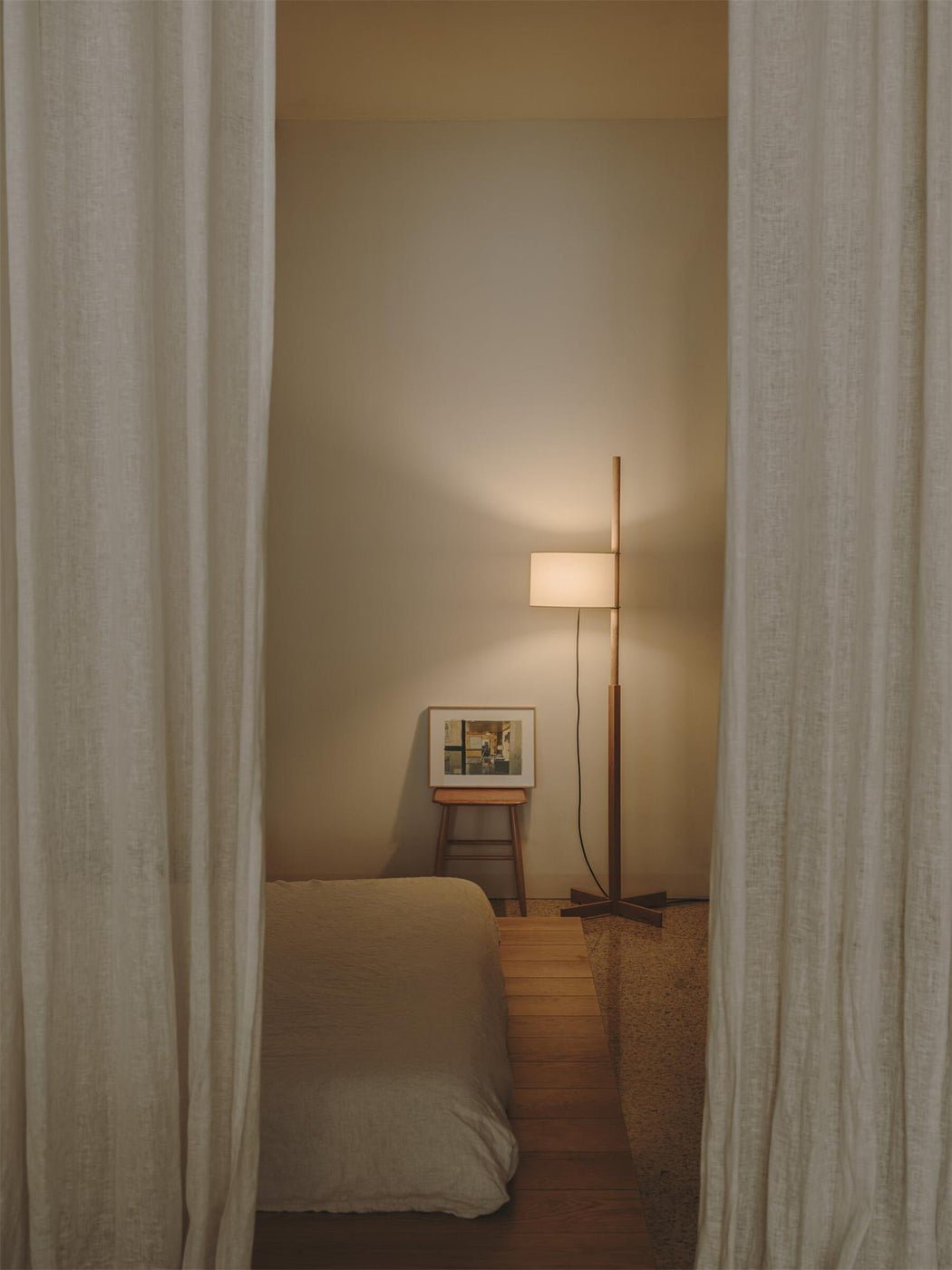 wood-tmm-floor-lamp-anzaz-Walnut wood color & Beige Lampshade-7
