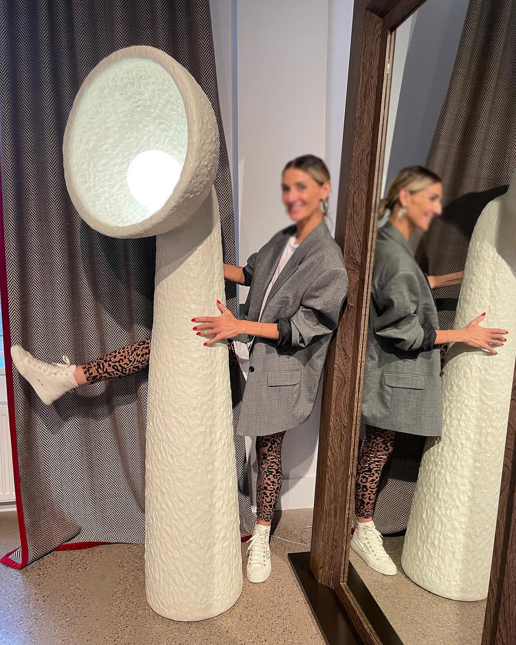 echo-sculptural-floor-lamp-anzaz--25