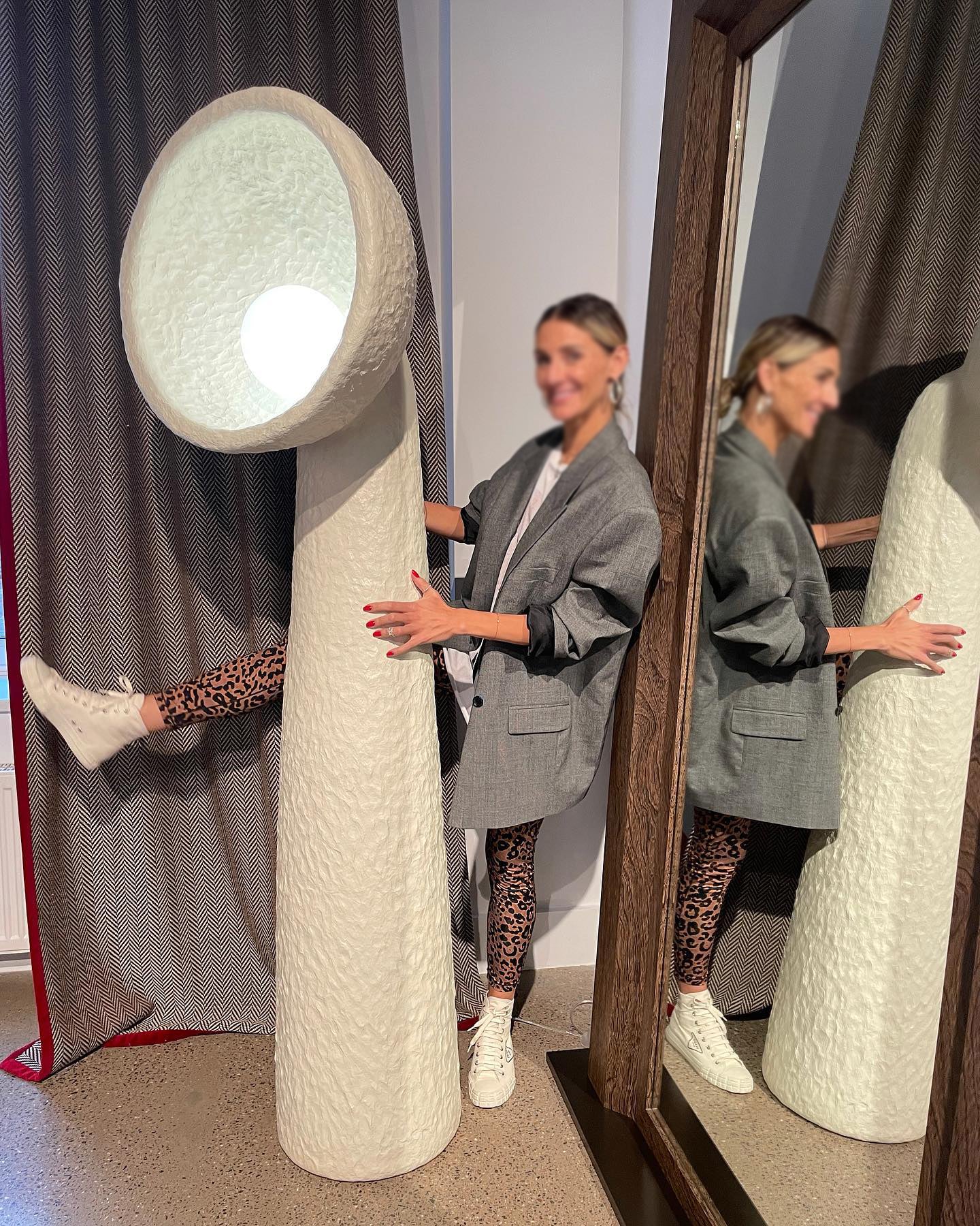 echo-sculptural-floor-lamp-anzaz--25