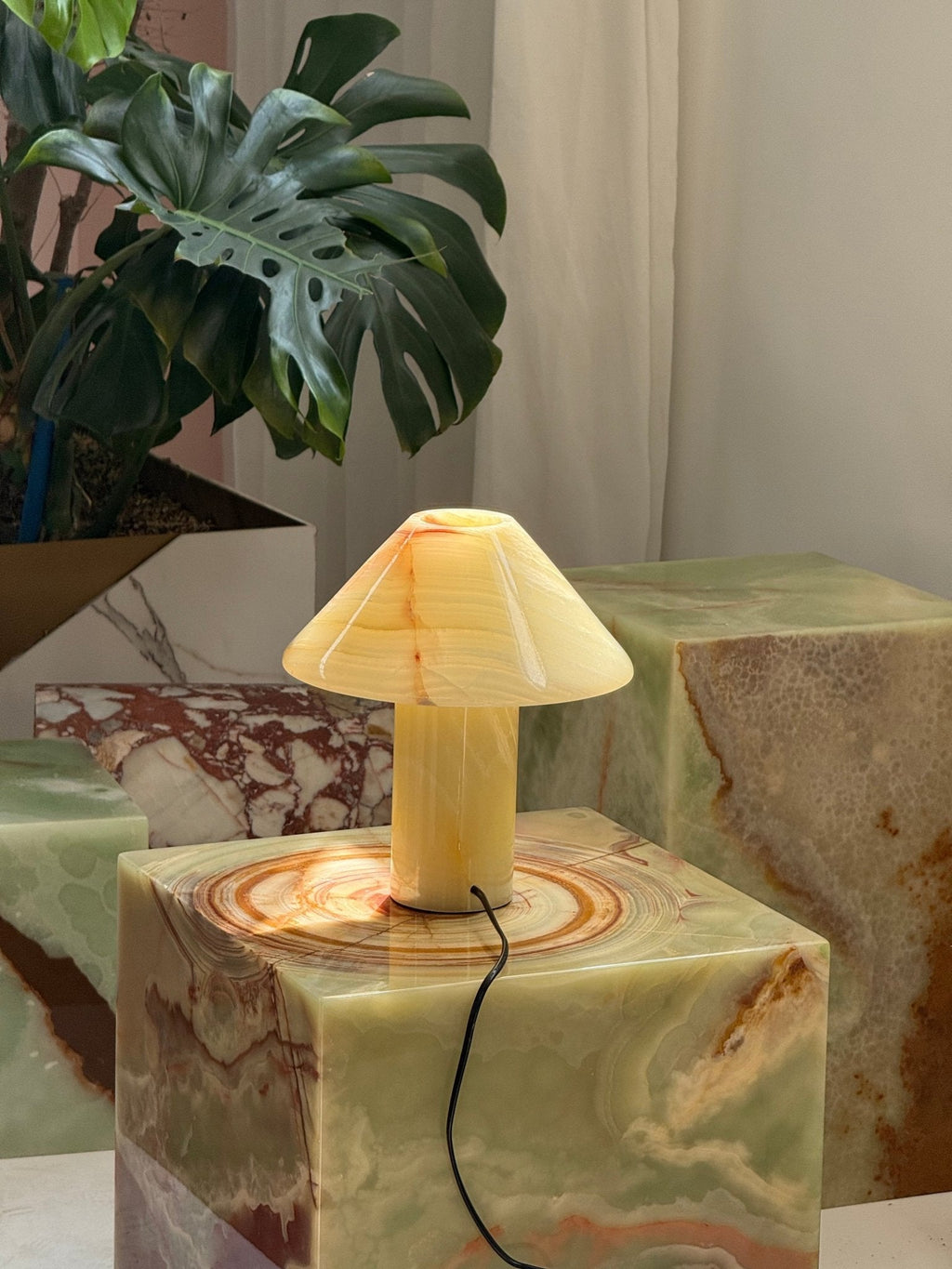 marbelle-onyx-table-lamp-anzaz--27
