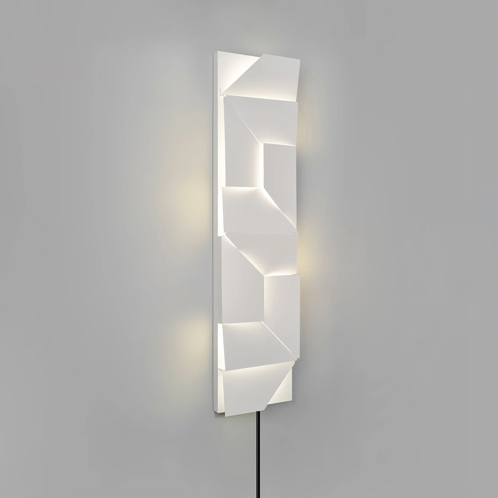 shadows-grand-plug-in-sconce-anzaz--157