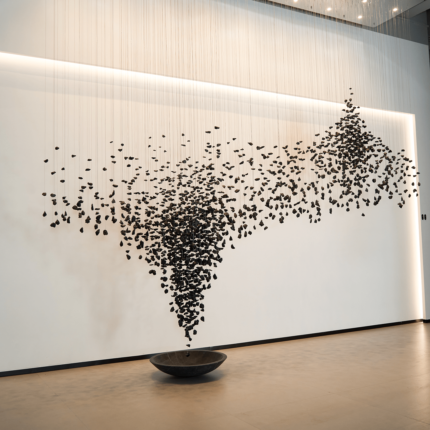 charcoal-shape-hourglass-chandelier-anzaz--7