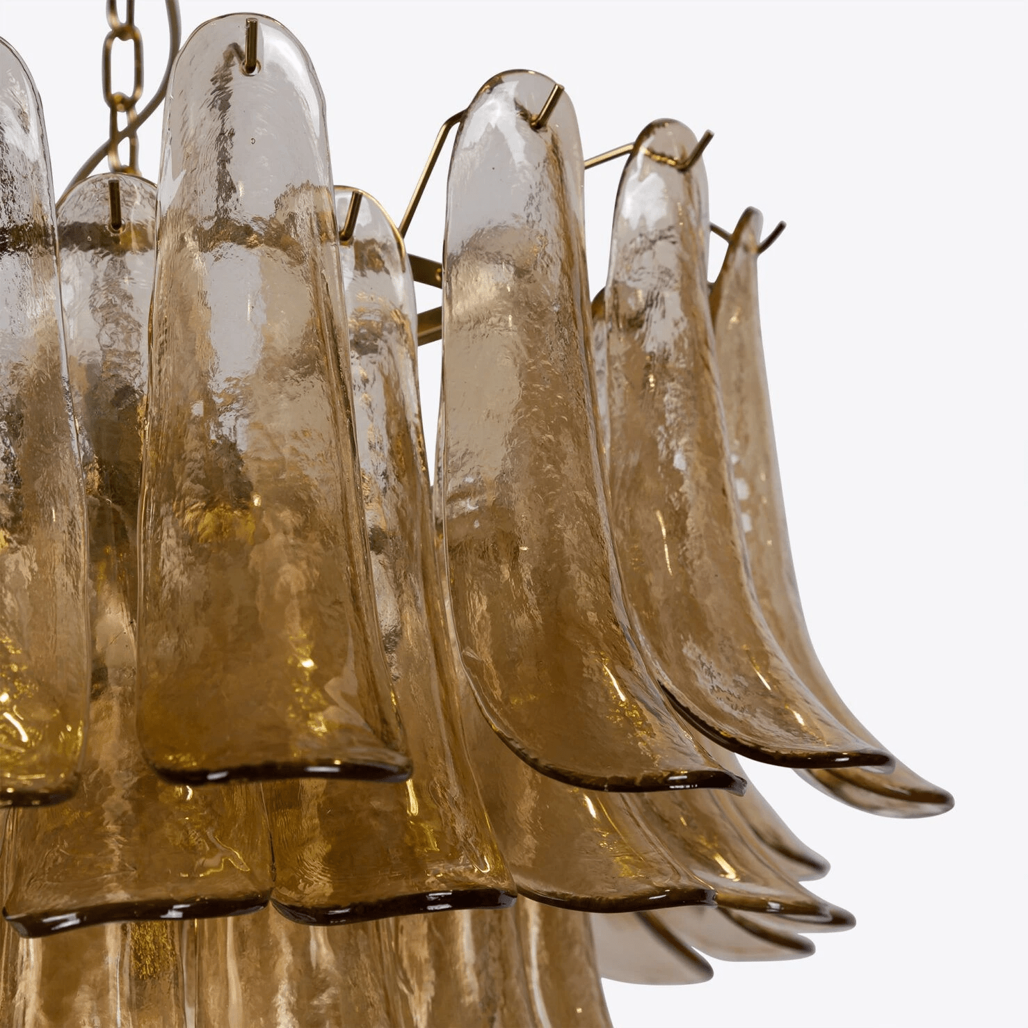 amber-petalo-chandelier-anzaz--10