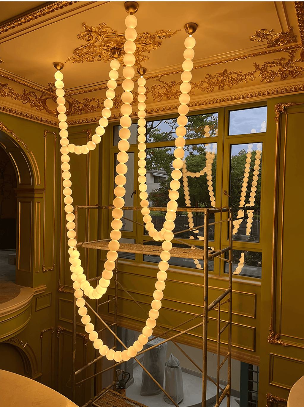 halti-necklace-acrylic-chandelier-anzaz--50