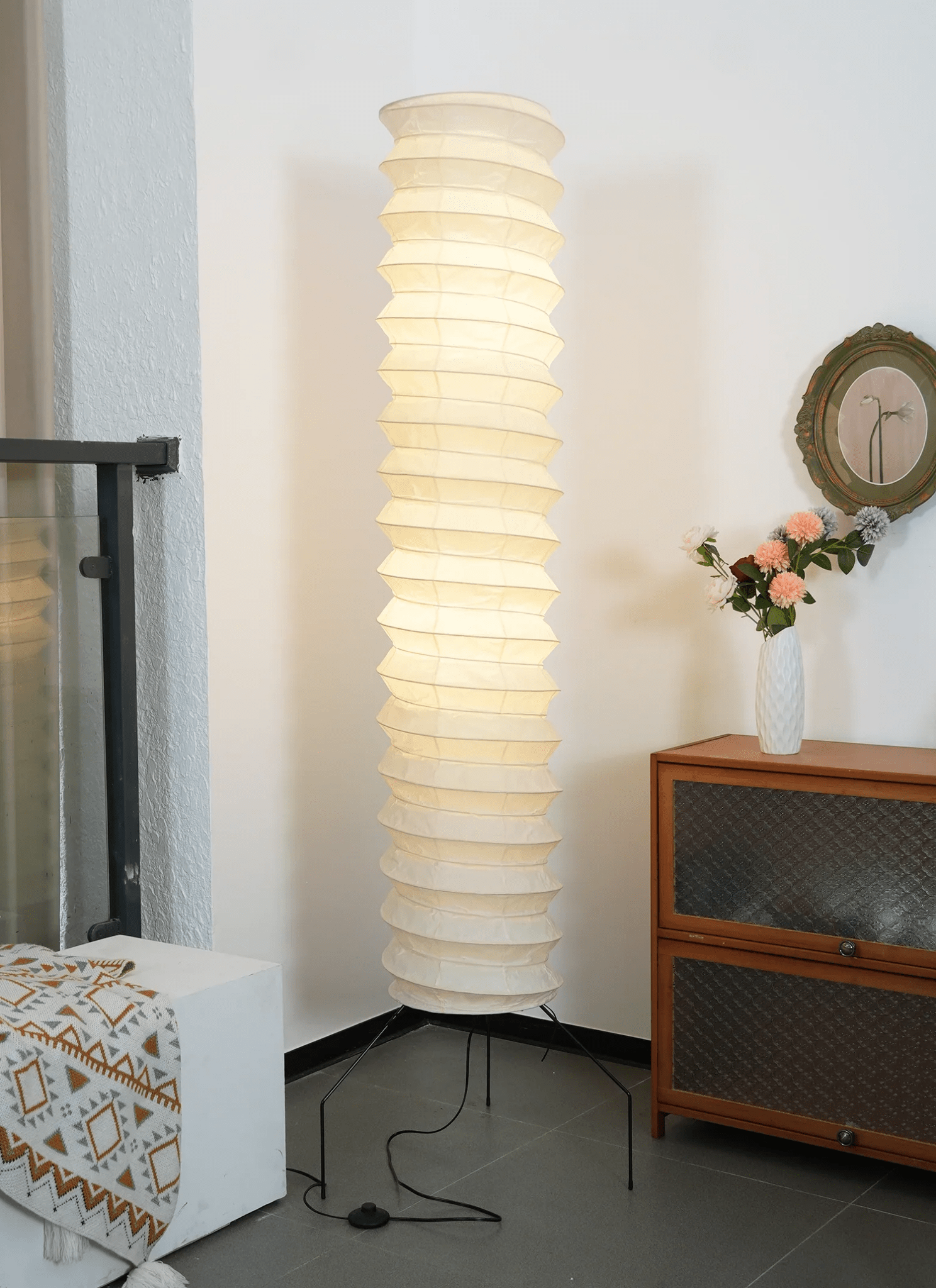 washi-paper-uf4-31n-floor-lamp-anzaz-Black & White-4