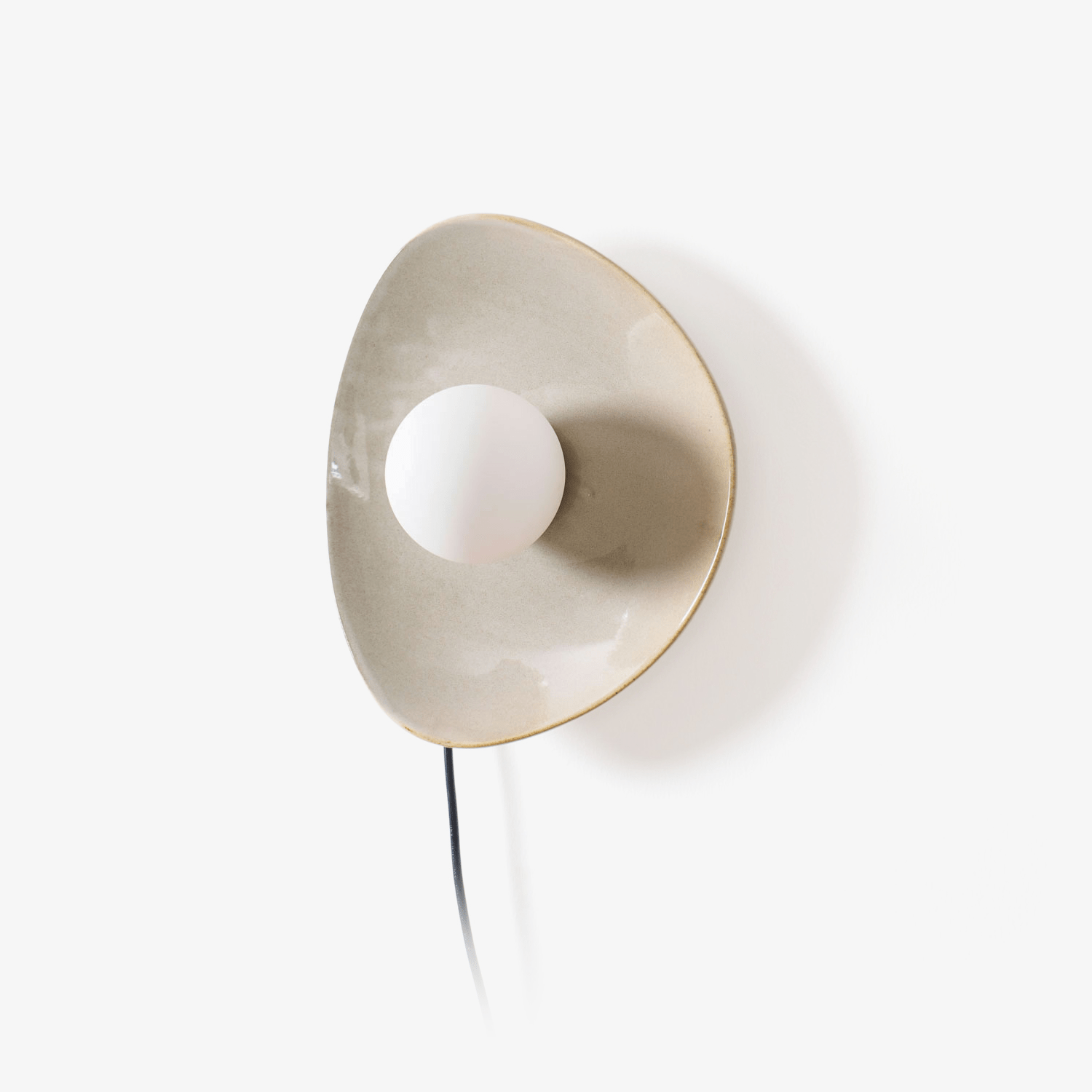 pebble-disc-plug-in-wall-light-anzaz-Taupe-1
