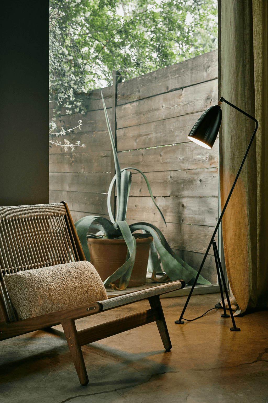 lean-floor-lamp-anzaz--10