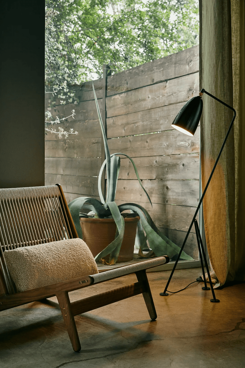 lean-floor-lamp-anzaz--15