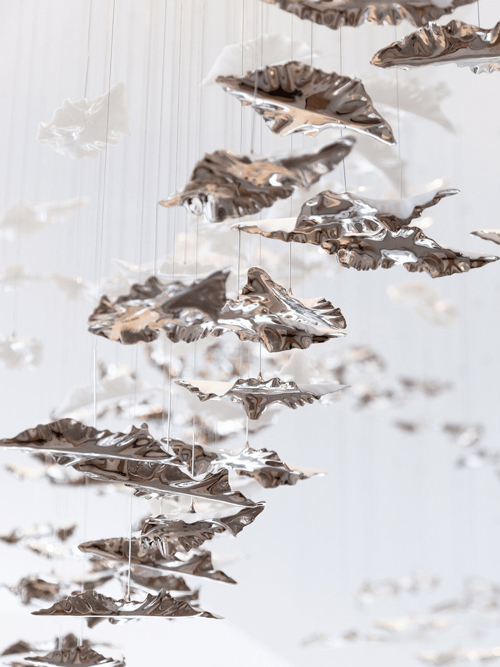 leaf-twisted-sculptural-chandelier-anzaz-No Ceiling Plate-6