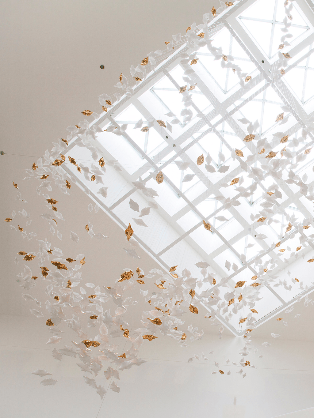 leaf-twisted-sculptural-chandelier-anzaz--9