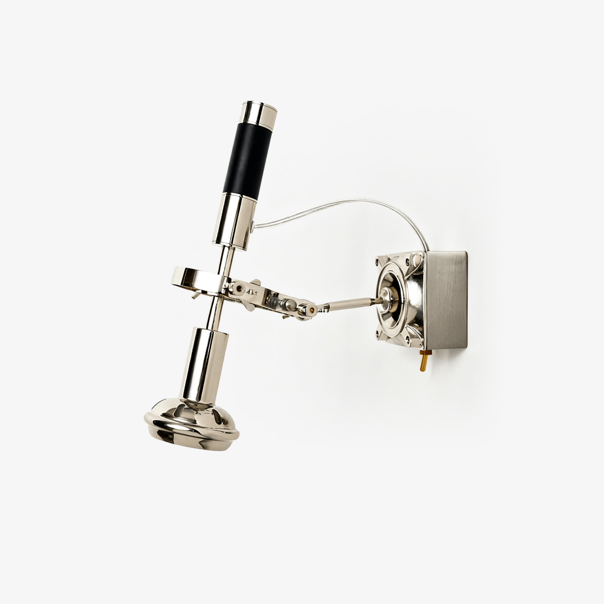 urban-edge-wall-lamp-anzaz-Chrome-1
