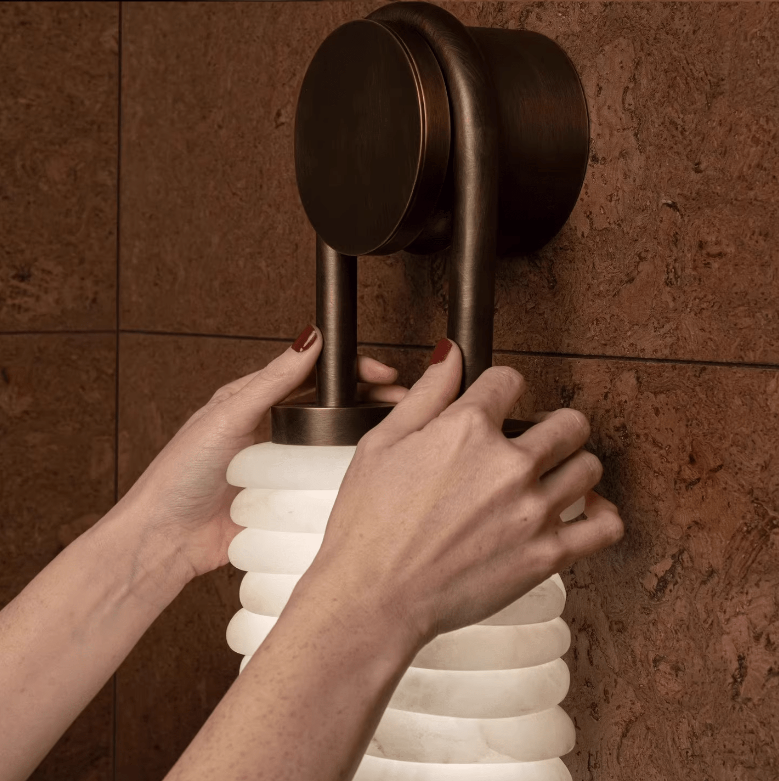 calla-ribbed-sconce-anzaz--22