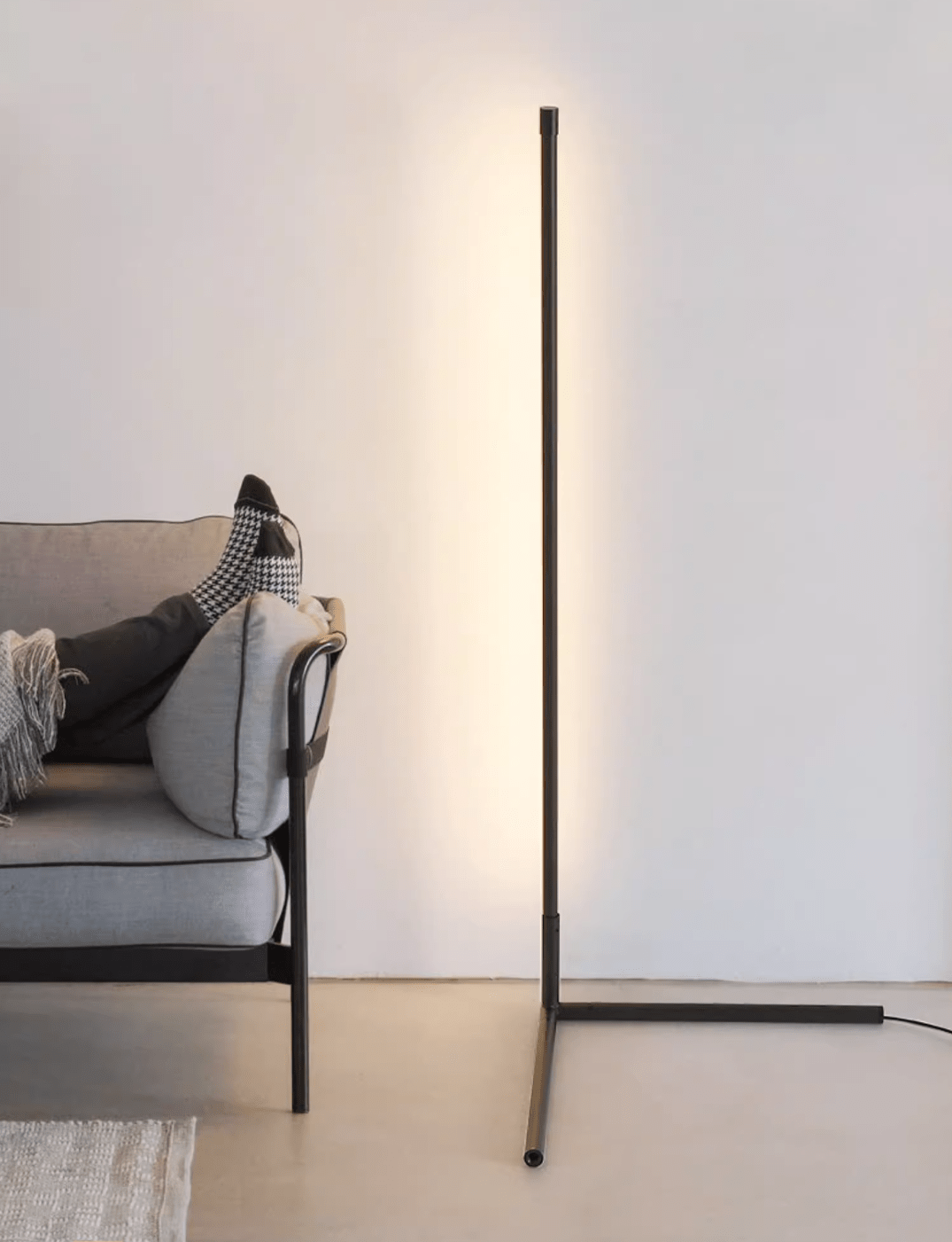 minimalist-led-floor-lamp-anzaz-Black & Remote Control Dimming-5