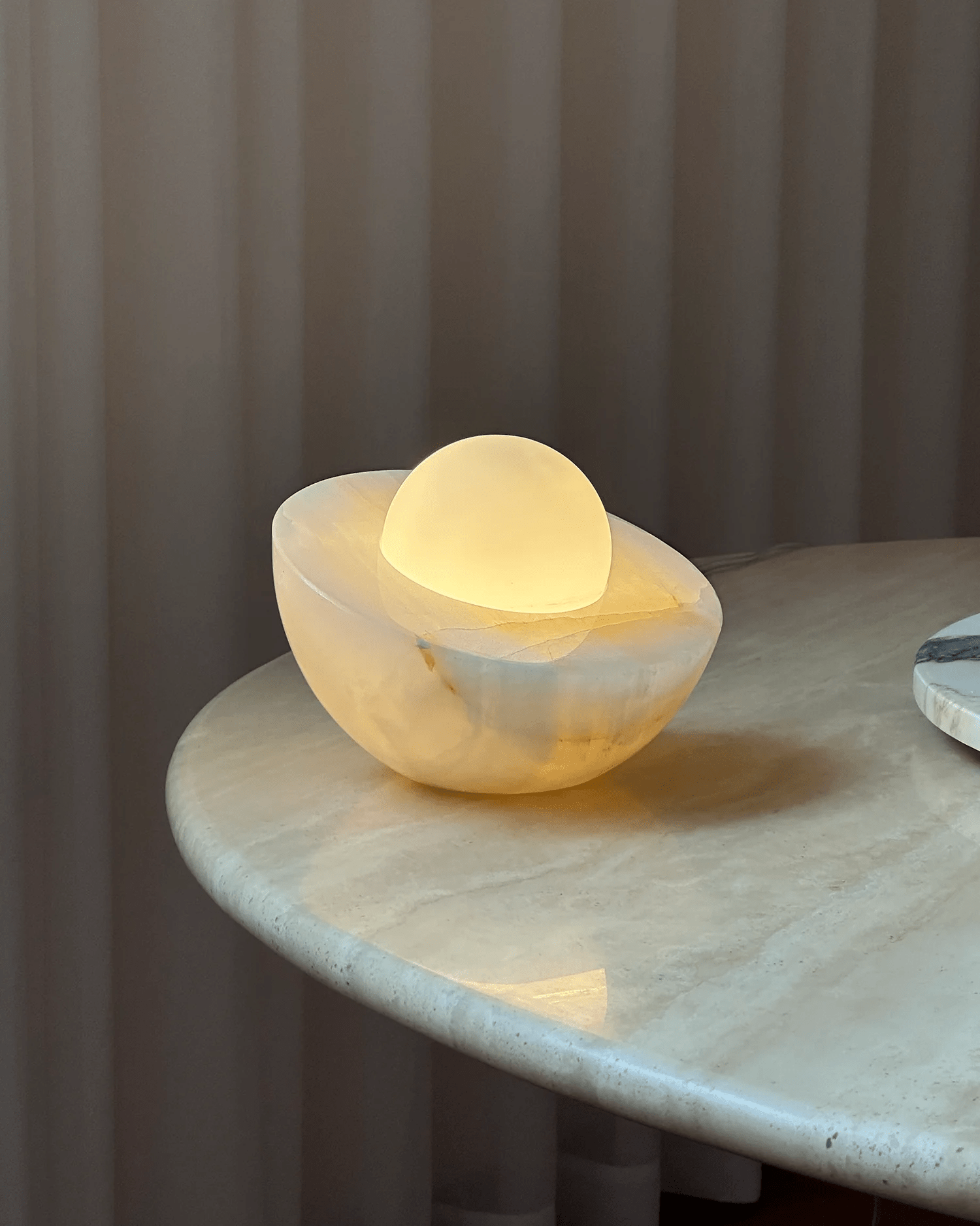 halo-pebble-stone-table-lamp-anzaz-White-3