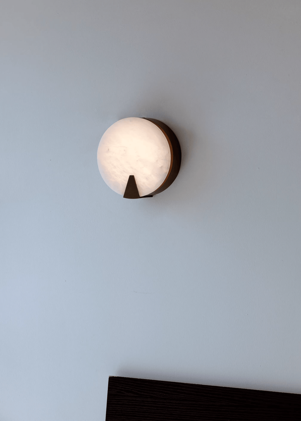 solaris-halo-alabaster-wall-light-anzaz--12