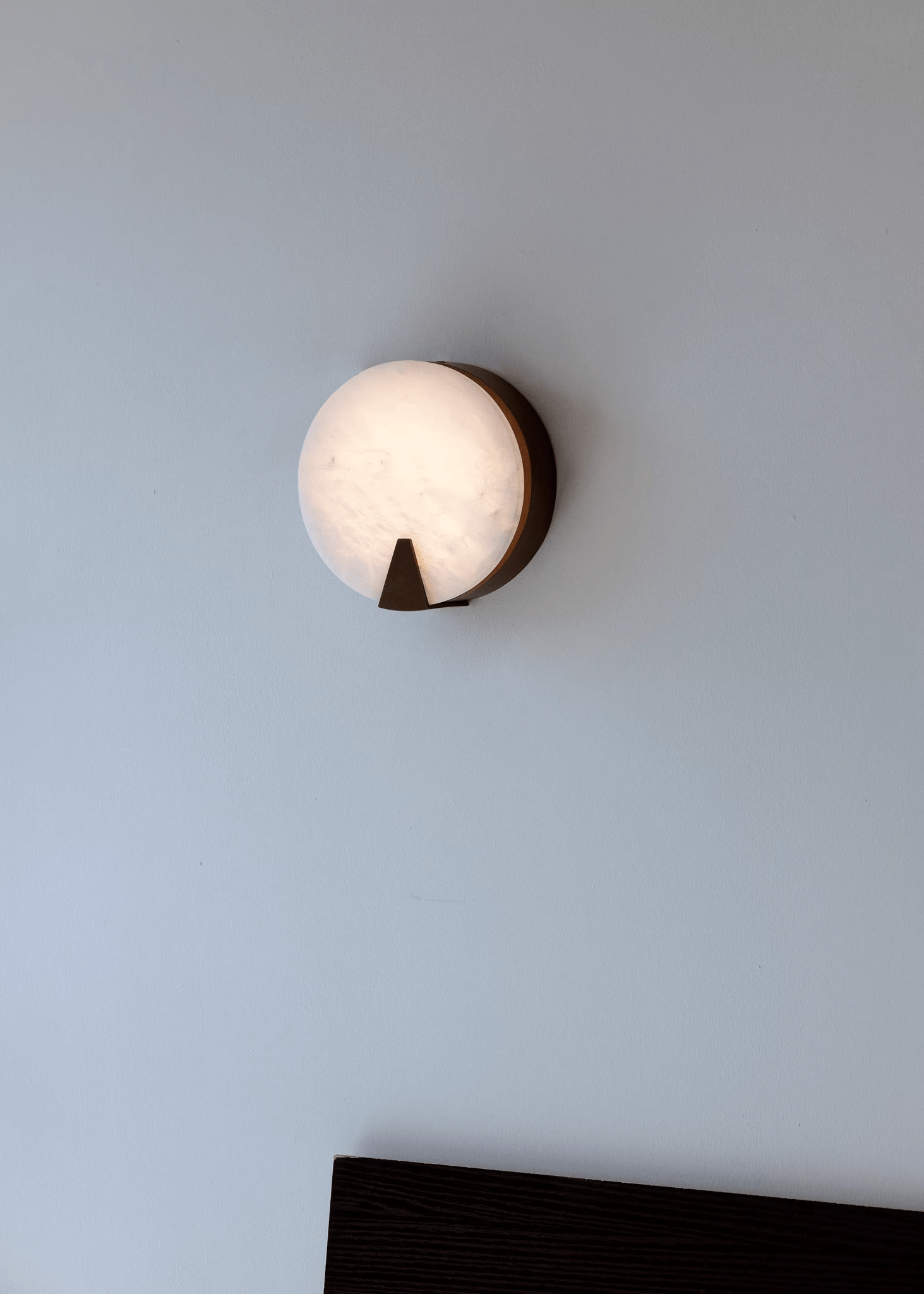 solaris-halo-alabaster-wall-light-anzaz--12