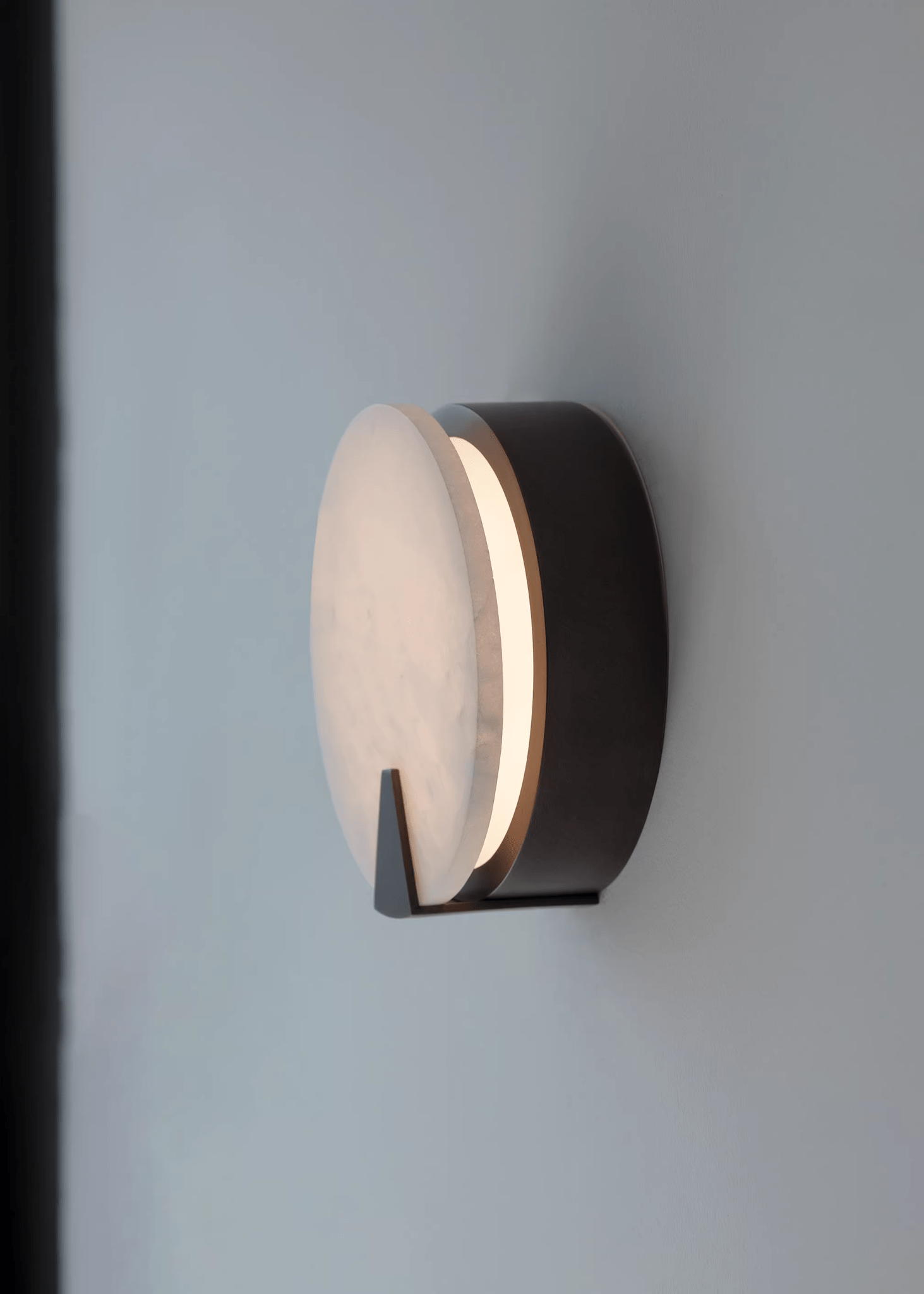 solaris-halo-alabaster-wall-light-anzaz--18
