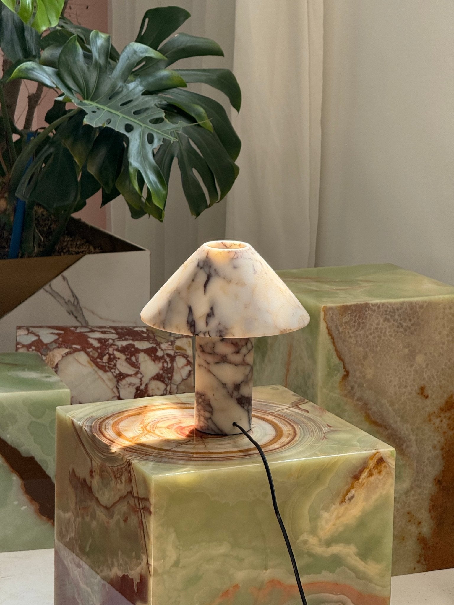 marbelle-onyx-table-lamp-anzaz--35