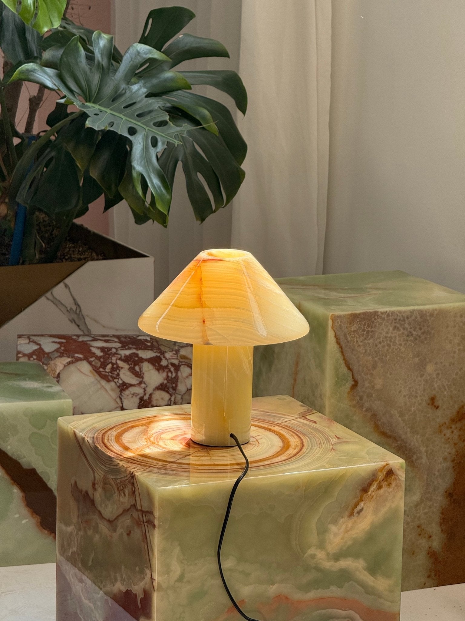 marbelle-onyx-table-lamp-anzaz--26