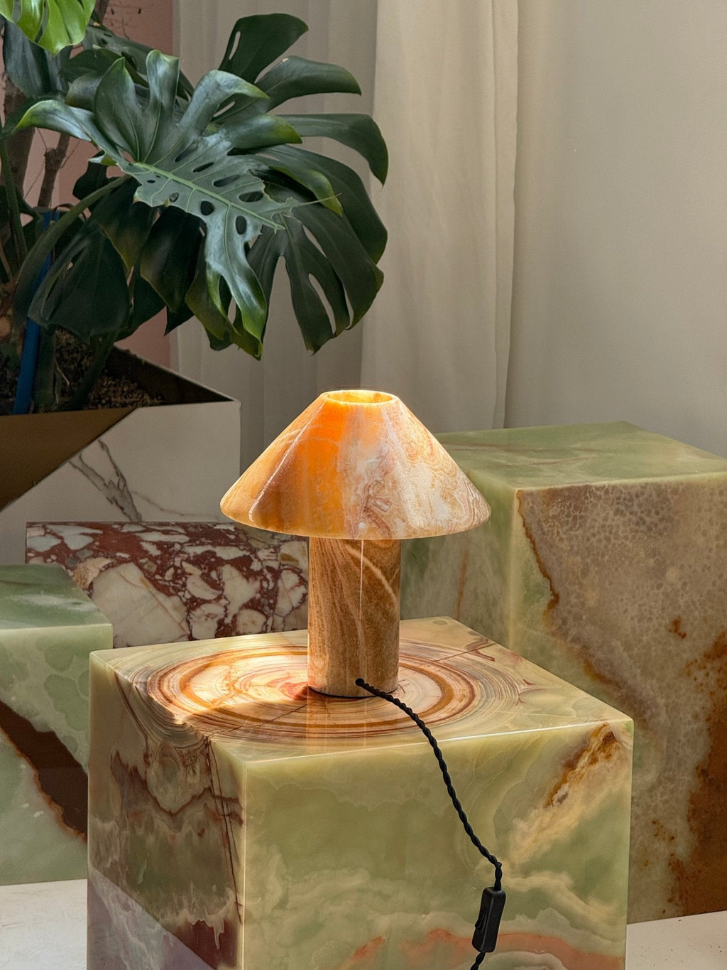 marbelle-onyx-table-lamp-anzaz--33