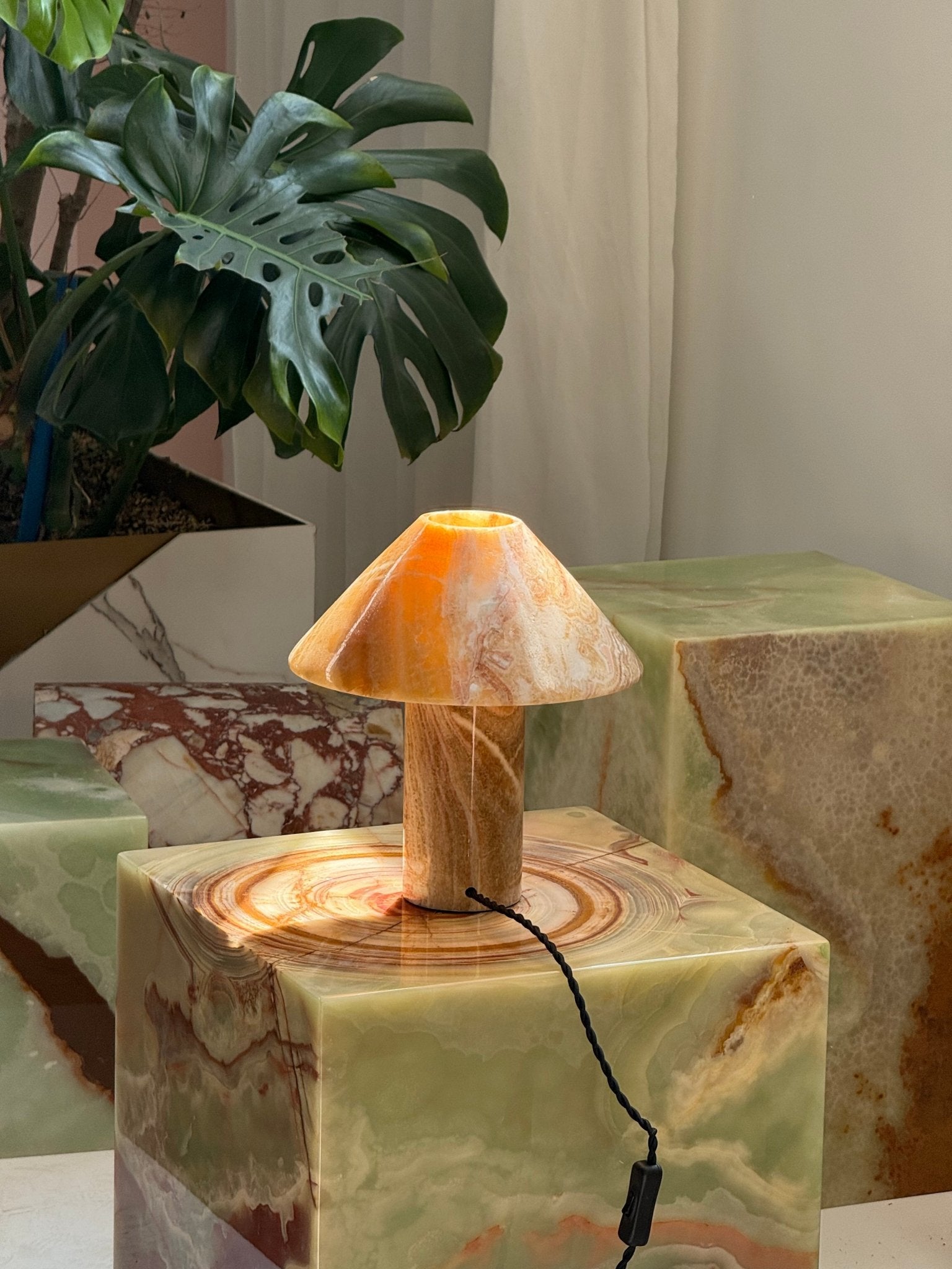 marbelle-onyx-table-lamp-anzaz--33