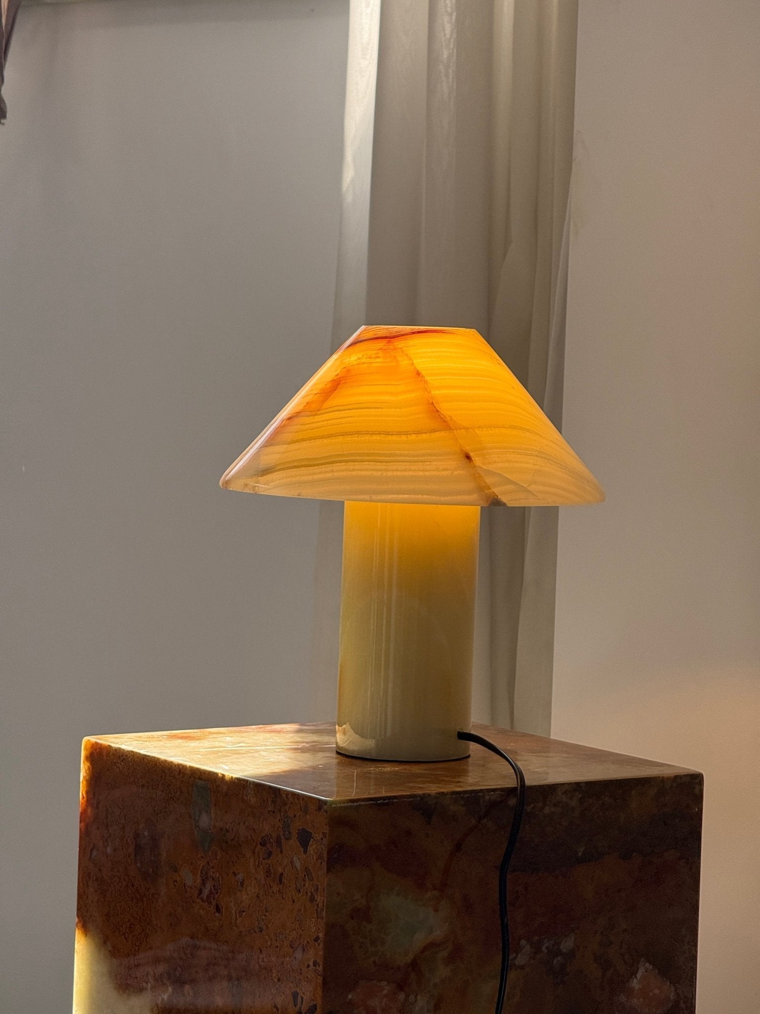 marbelle-onyx-table-lamp-anzaz--31