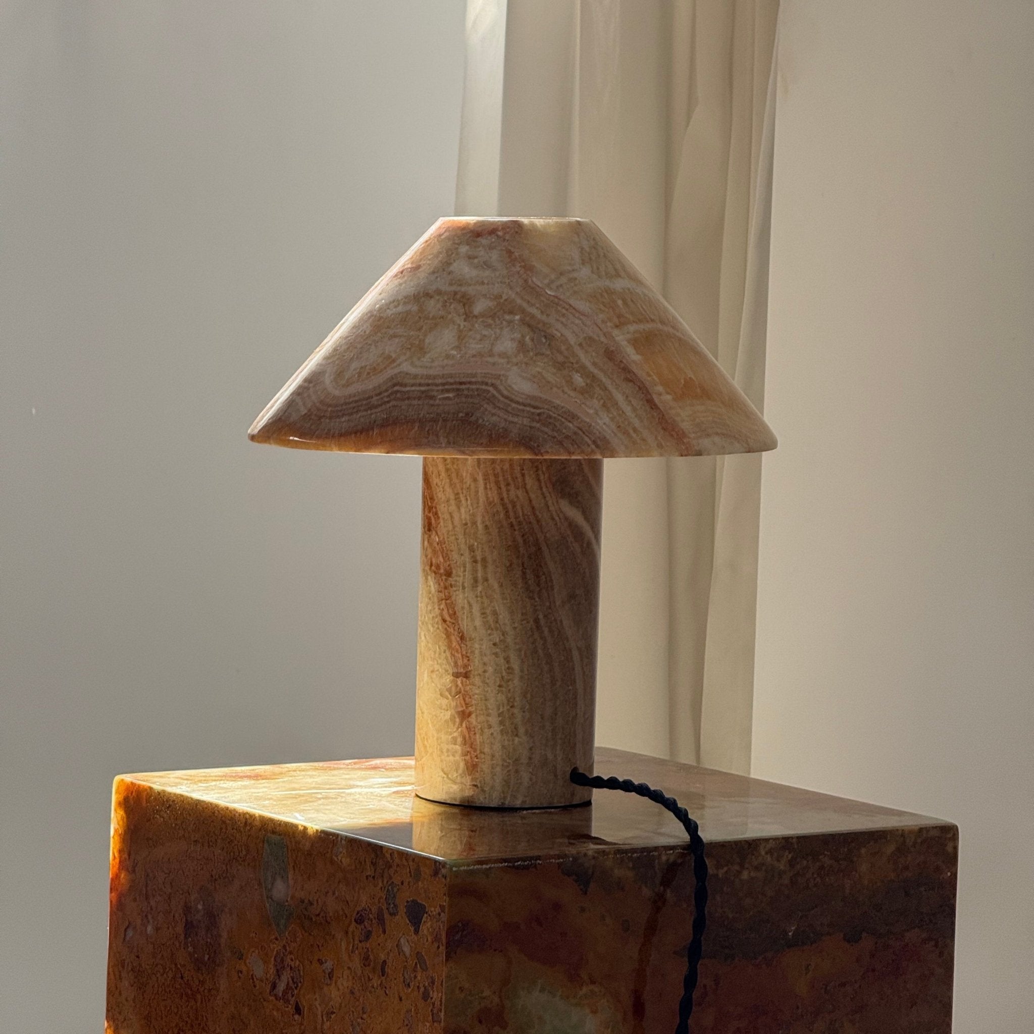 marbelle-onyx-table-lamp-anzaz--28