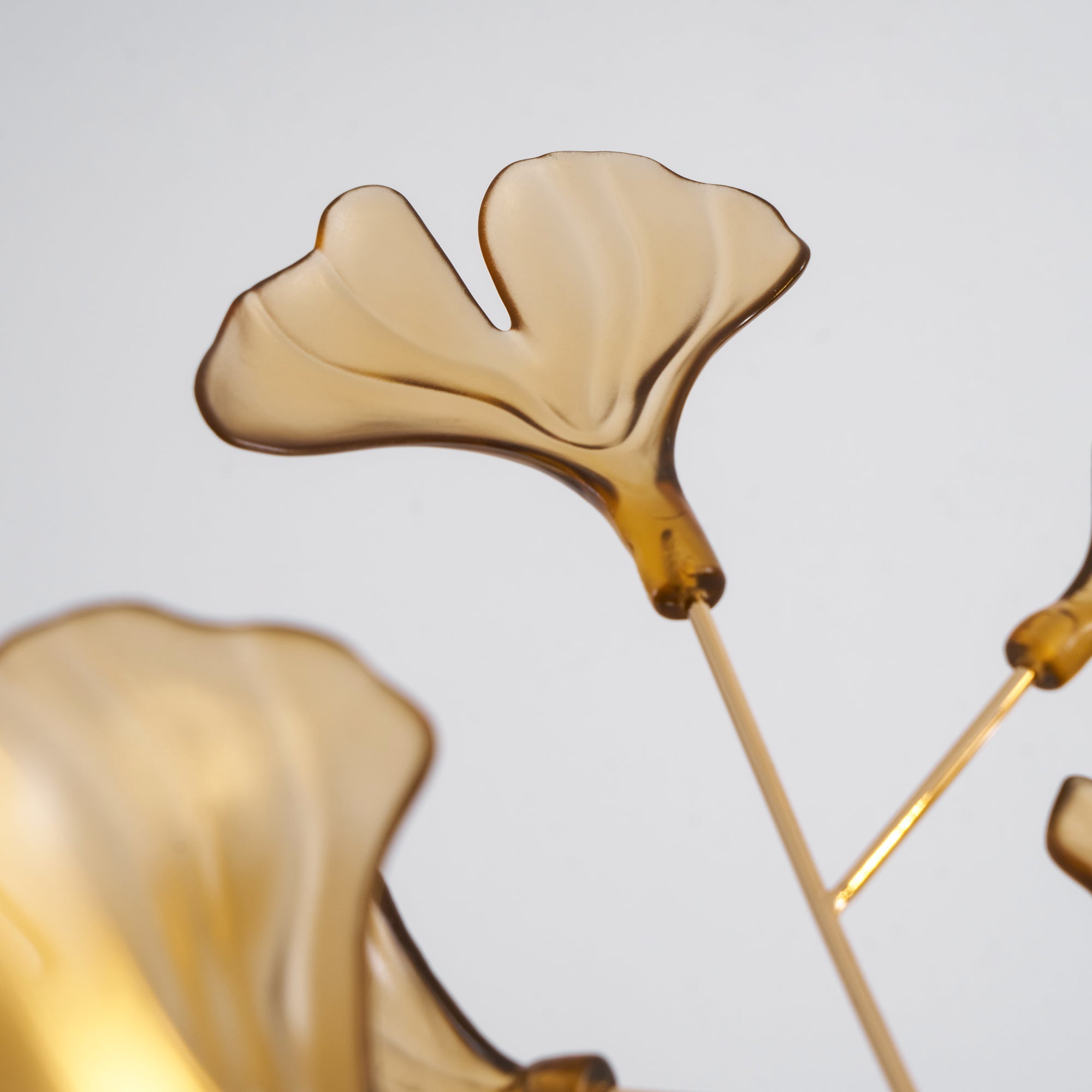 acrylic-ginkgo-leaf-chandelier-anzaz--54
