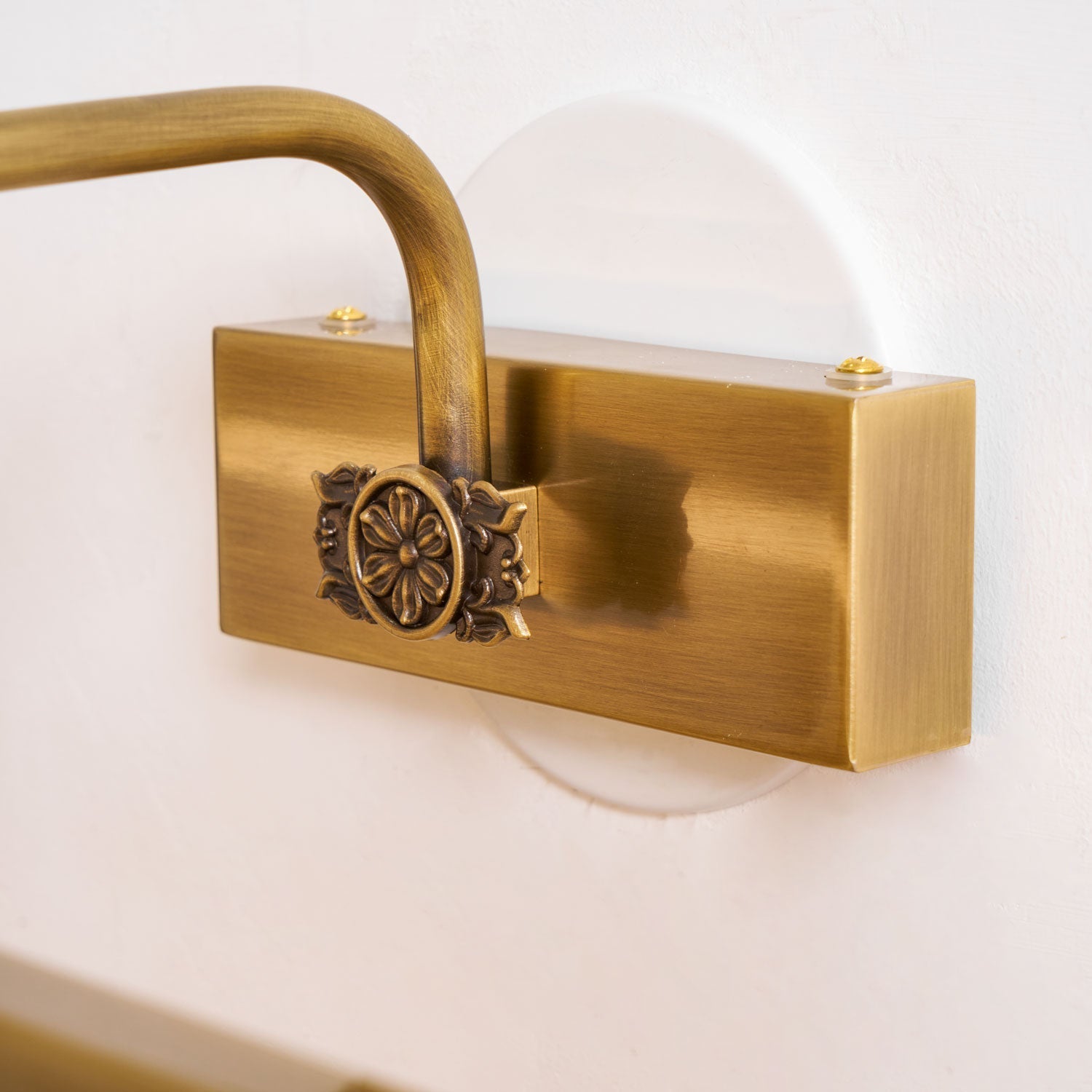 adelaide-antler-wall-lamp-anzaz--47