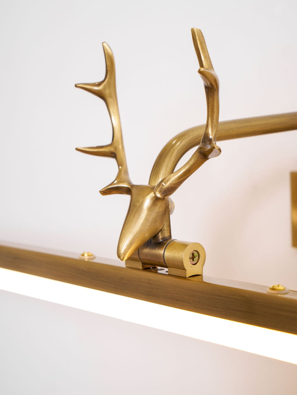 adelaide-antler-wall-lamp-anzaz--37