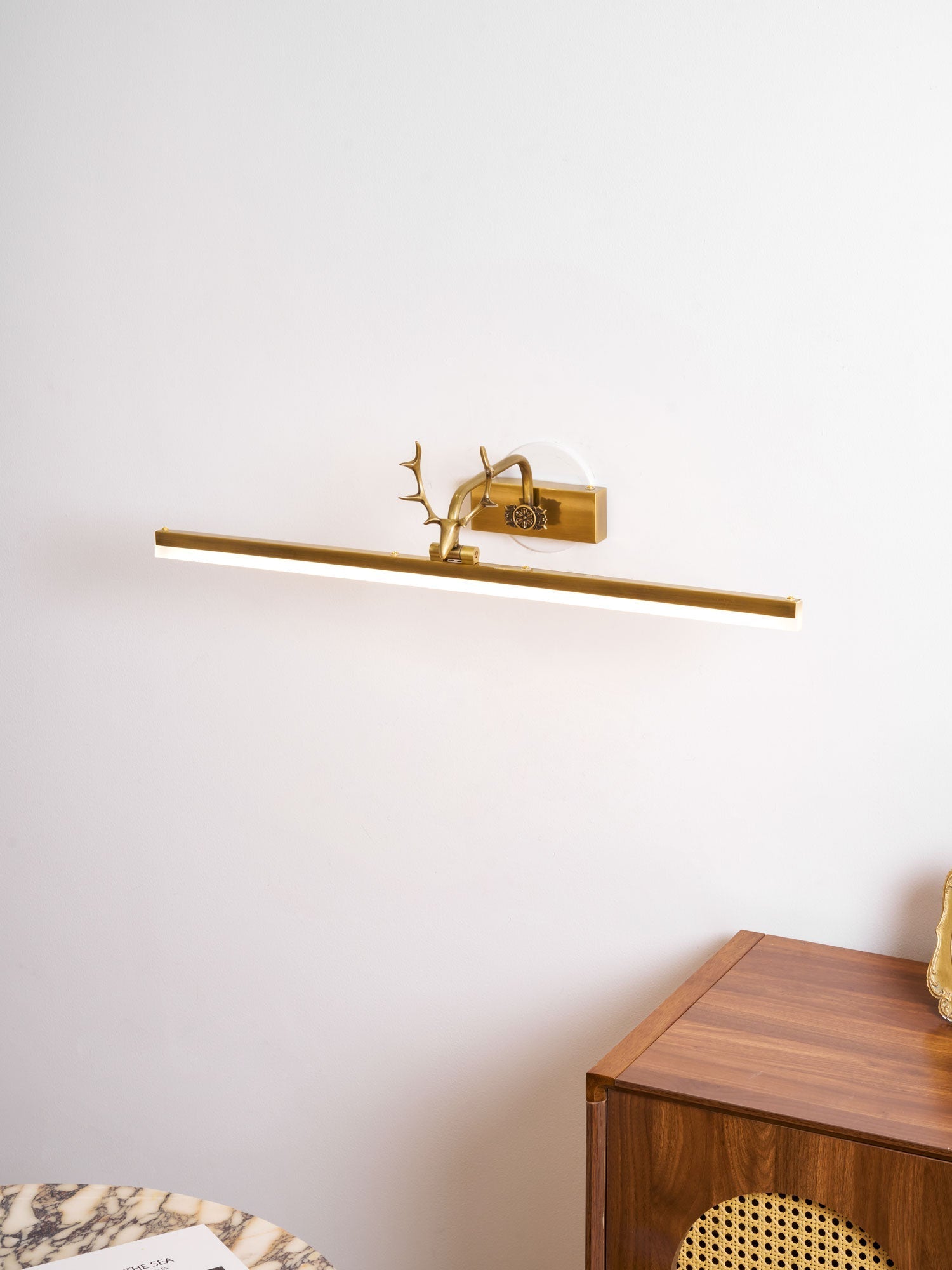 adelaide-antler-wall-lamp-anzaz--44