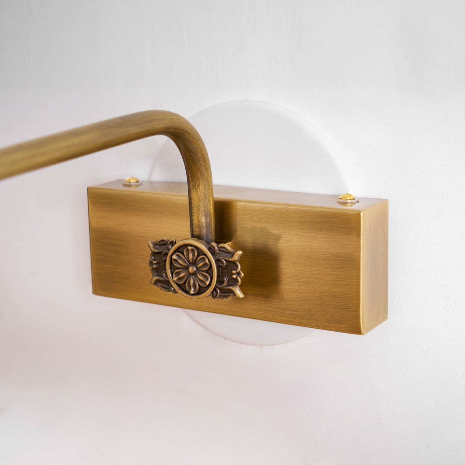 adelaide-antler-wall-lamp-anzaz--22