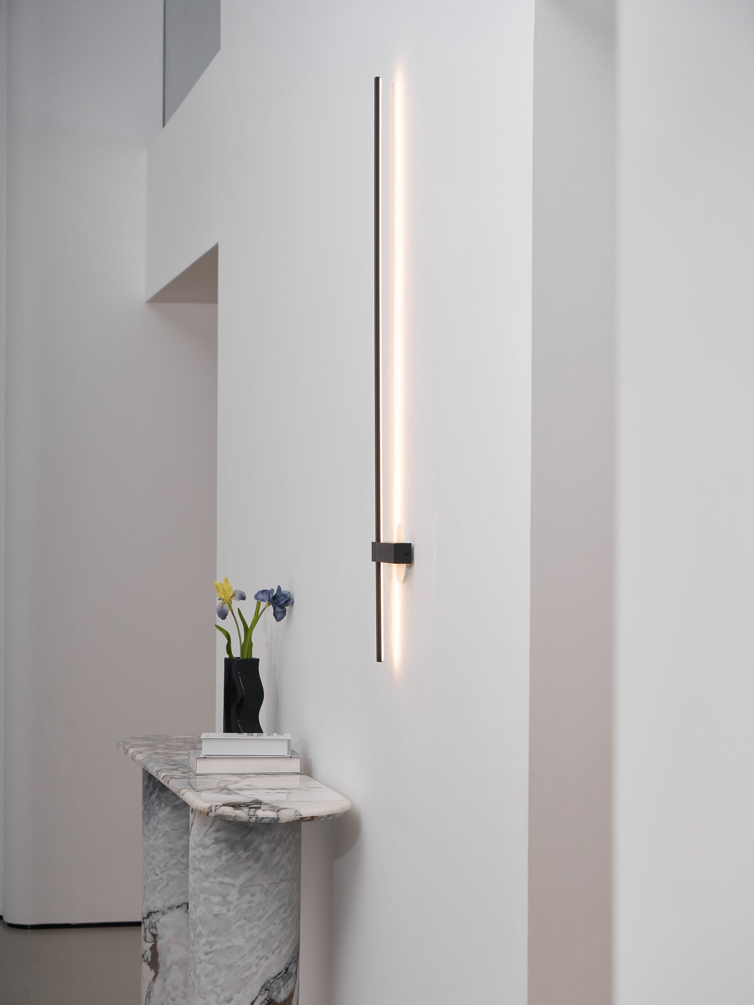 adeline-linear-rechargeable-sconce-anzaz--7
