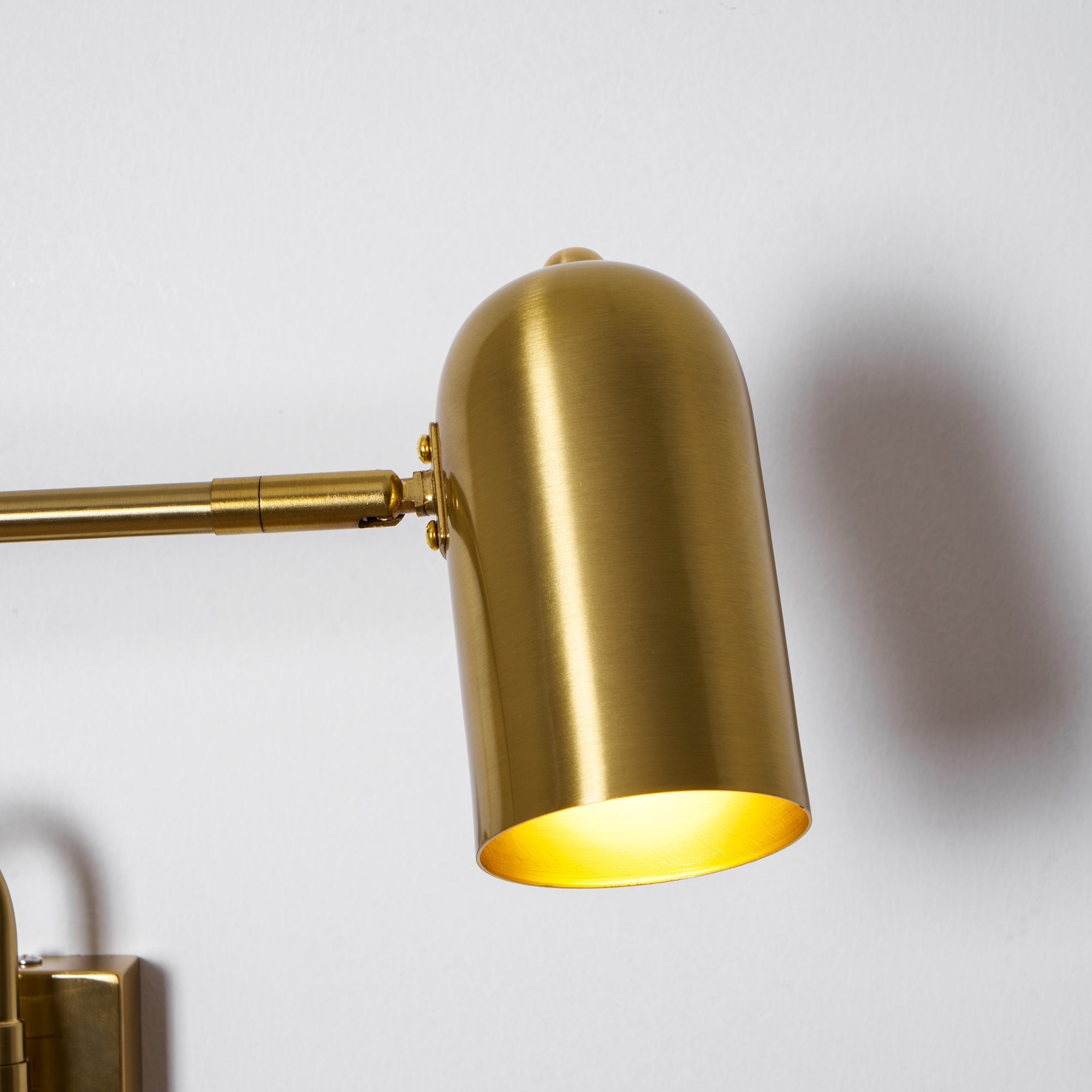 adjustable-arm-plug-in-wall-lamp-anzaz--17