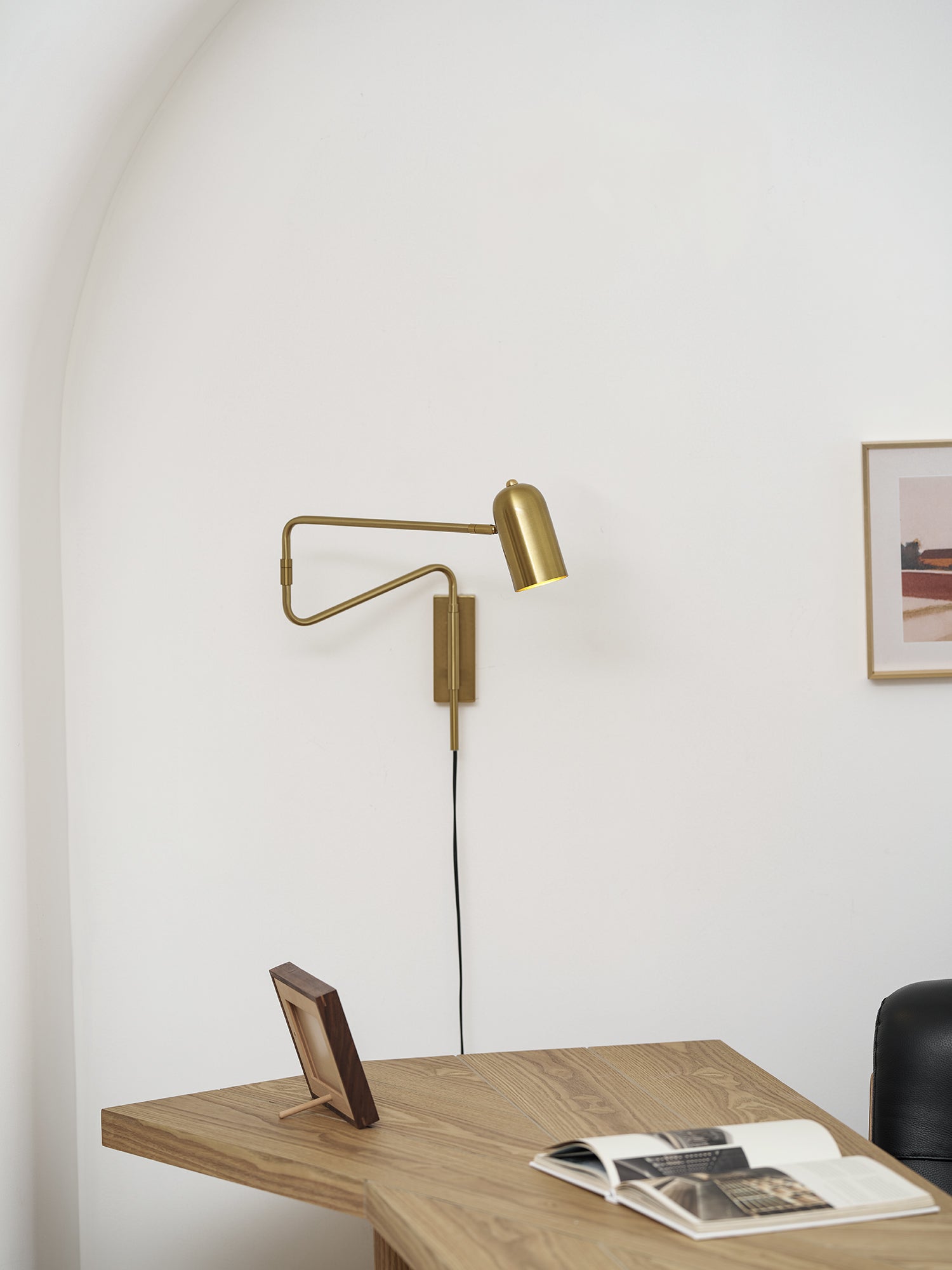 adjustable-arm-plug-in-wall-lamp-anzaz--32