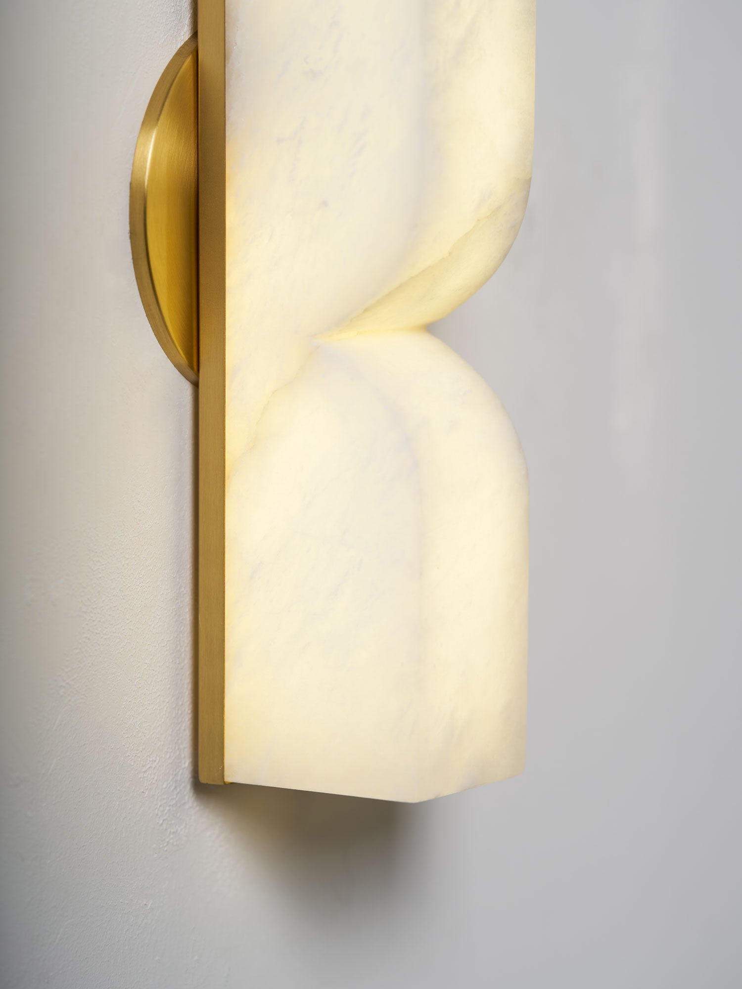alabaster-essence-plug-in-wall-sconce-anzaz--64