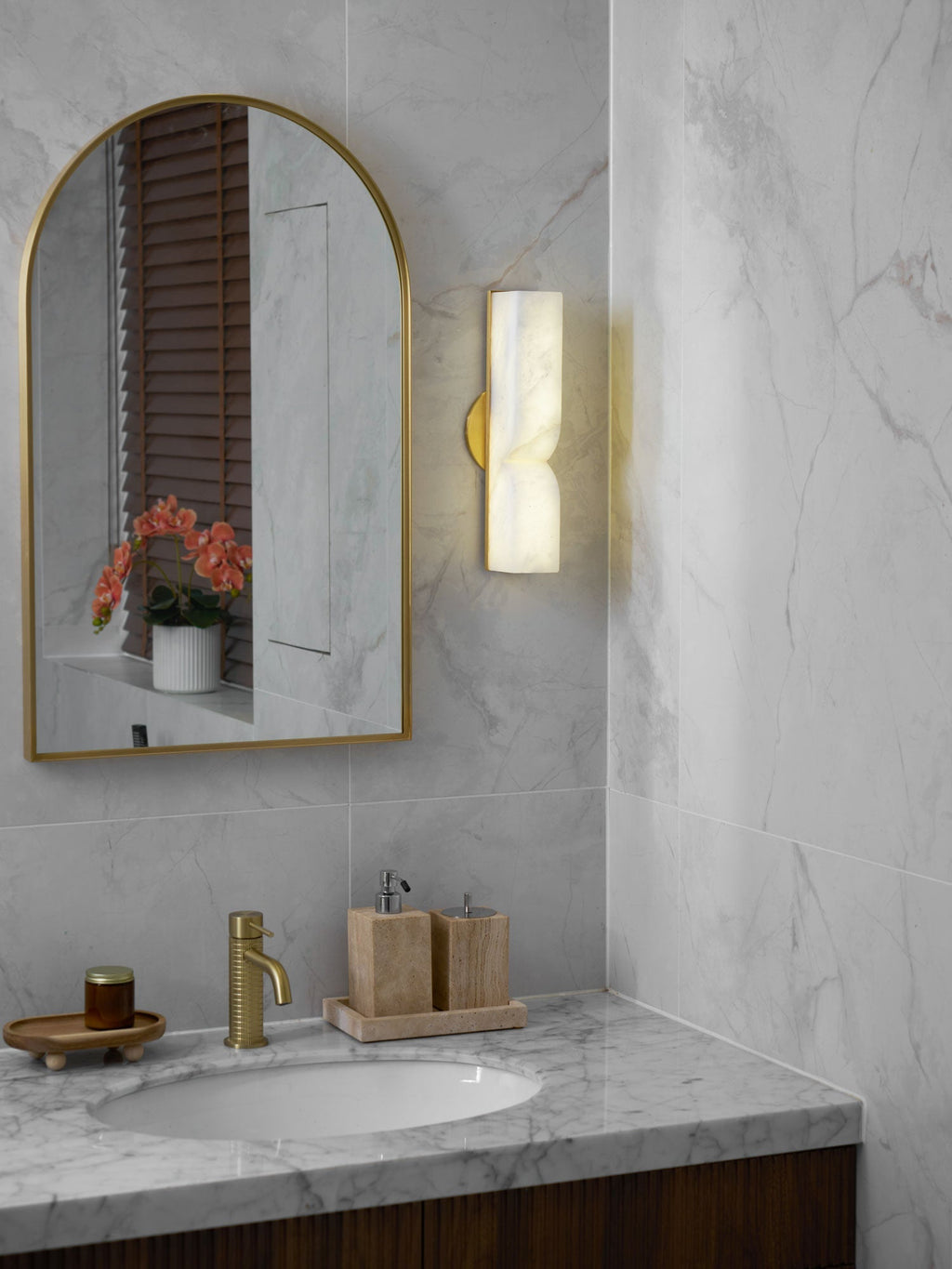 alabaster-essence-wall-sconce-anzaz--70