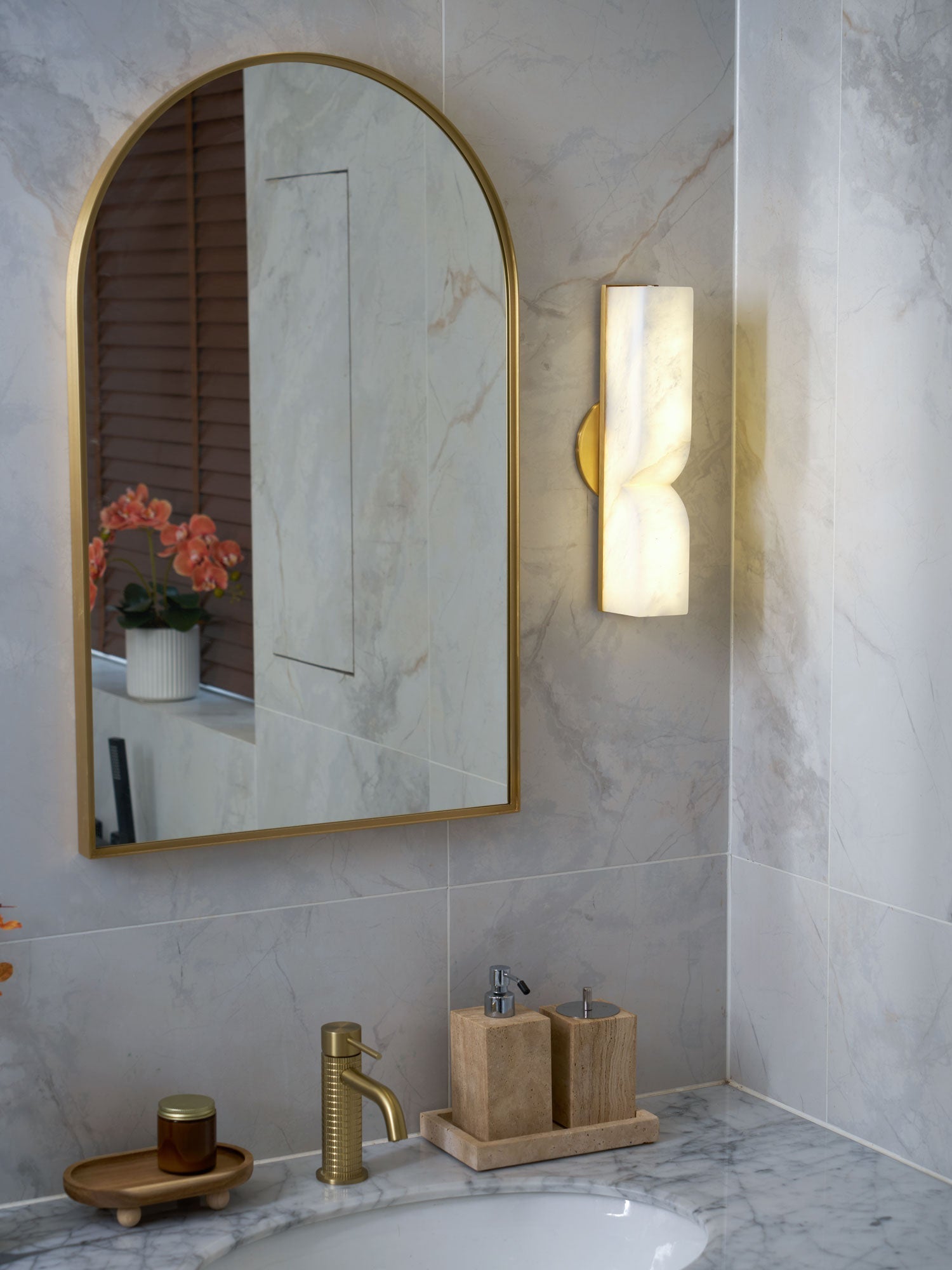 alabaster-essence-wall-sconce-anzaz--61