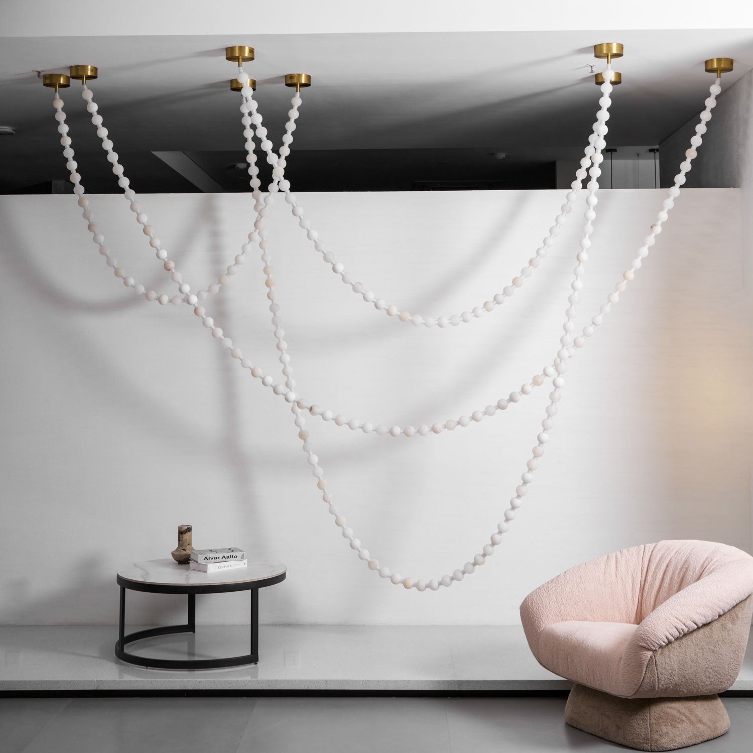 alabaster-pearl-necklace-chandelier-anzaz--39