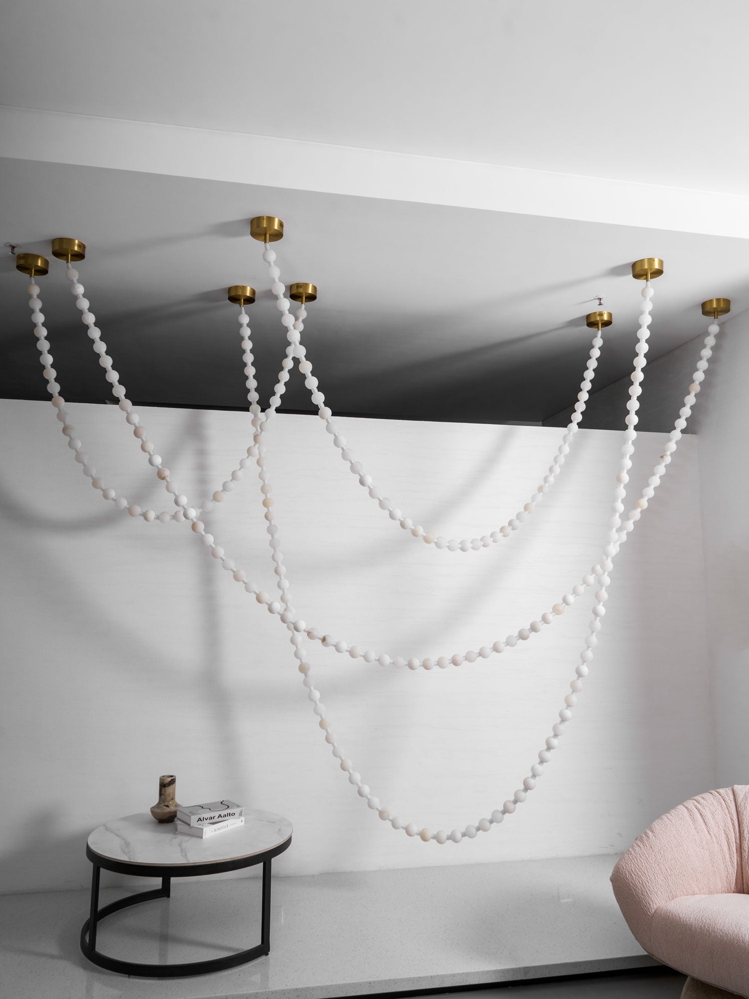 alabaster-pearl-necklace-chandelier-anzaz--31