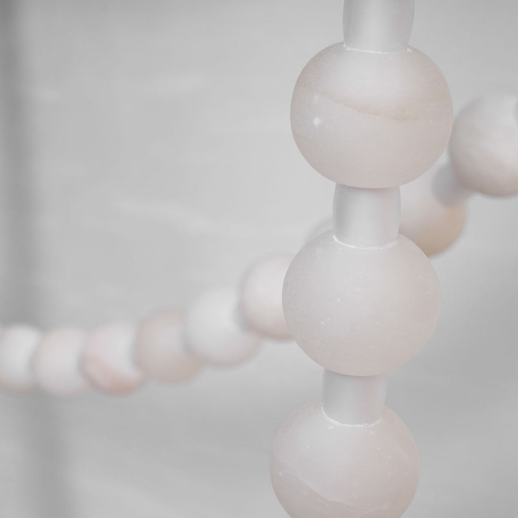 alabaster-pearl-necklace-chandelier-anzaz--25