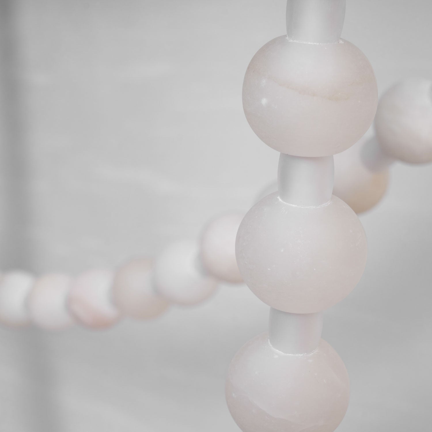 alabaster-pearl-necklace-chandelier-anzaz--25