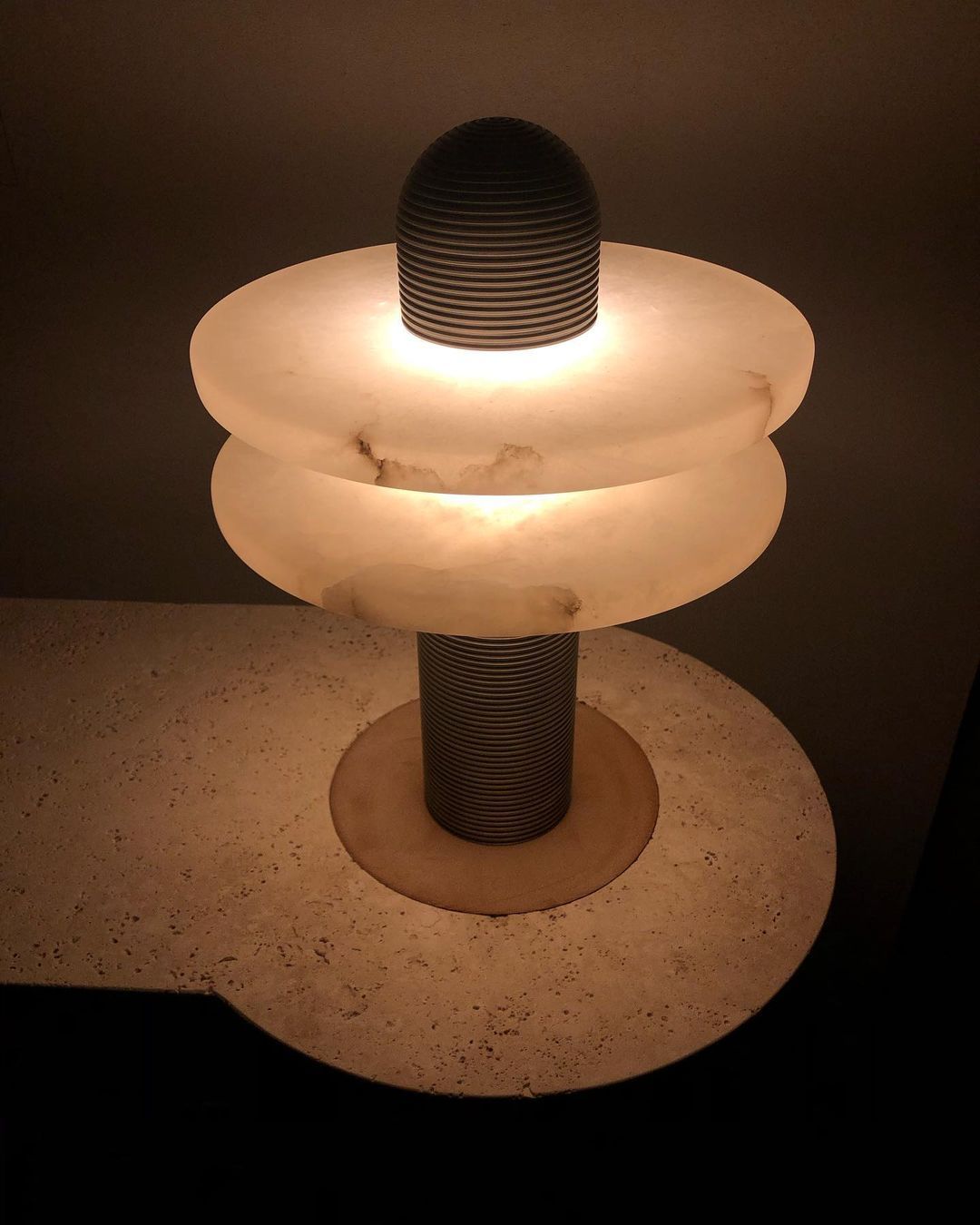 alabaster-comet-table-lamp-anzaz-Black & White (Warm Light)-17