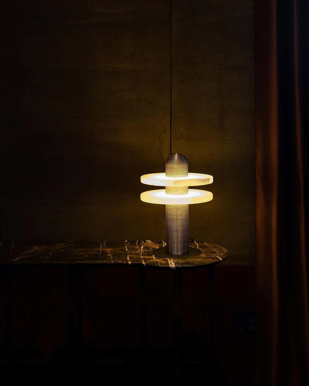 alabaster-comet-table-lamp-anzaz-Gold & White (Warm Light)-8