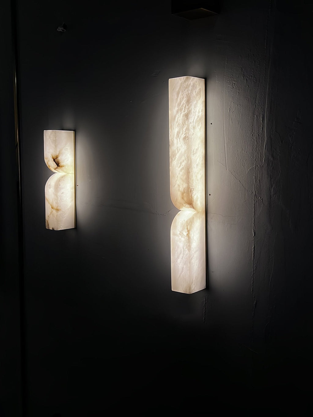 alabaster-essence-plug-in-wall-sconce-anzaz--34