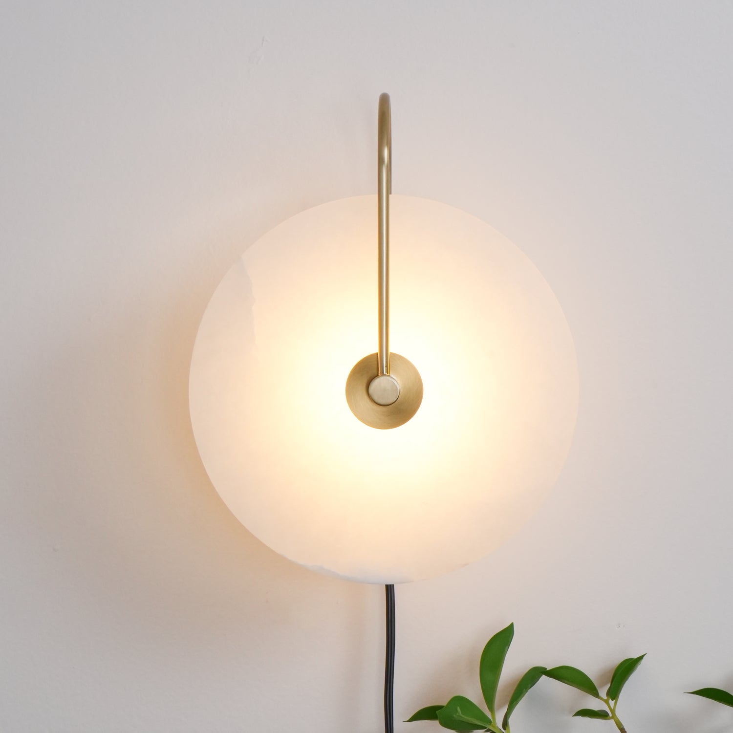 alabaster-led-plug-in-wall-lamp-anzaz-Black & Black cable-11