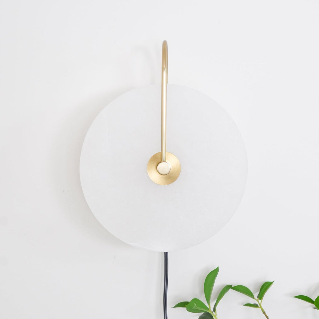 alabaster-led-plug-in-wall-lamp-anzaz-Gold & Black cable-14