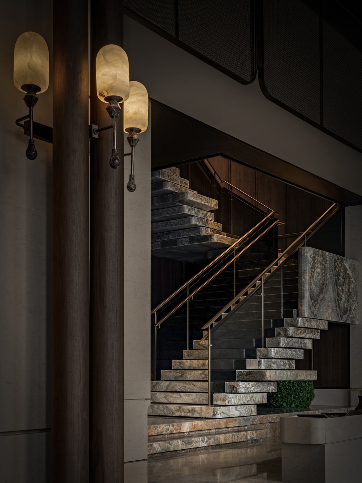 alabaster-obelisk-double-sconce-anzaz--6
